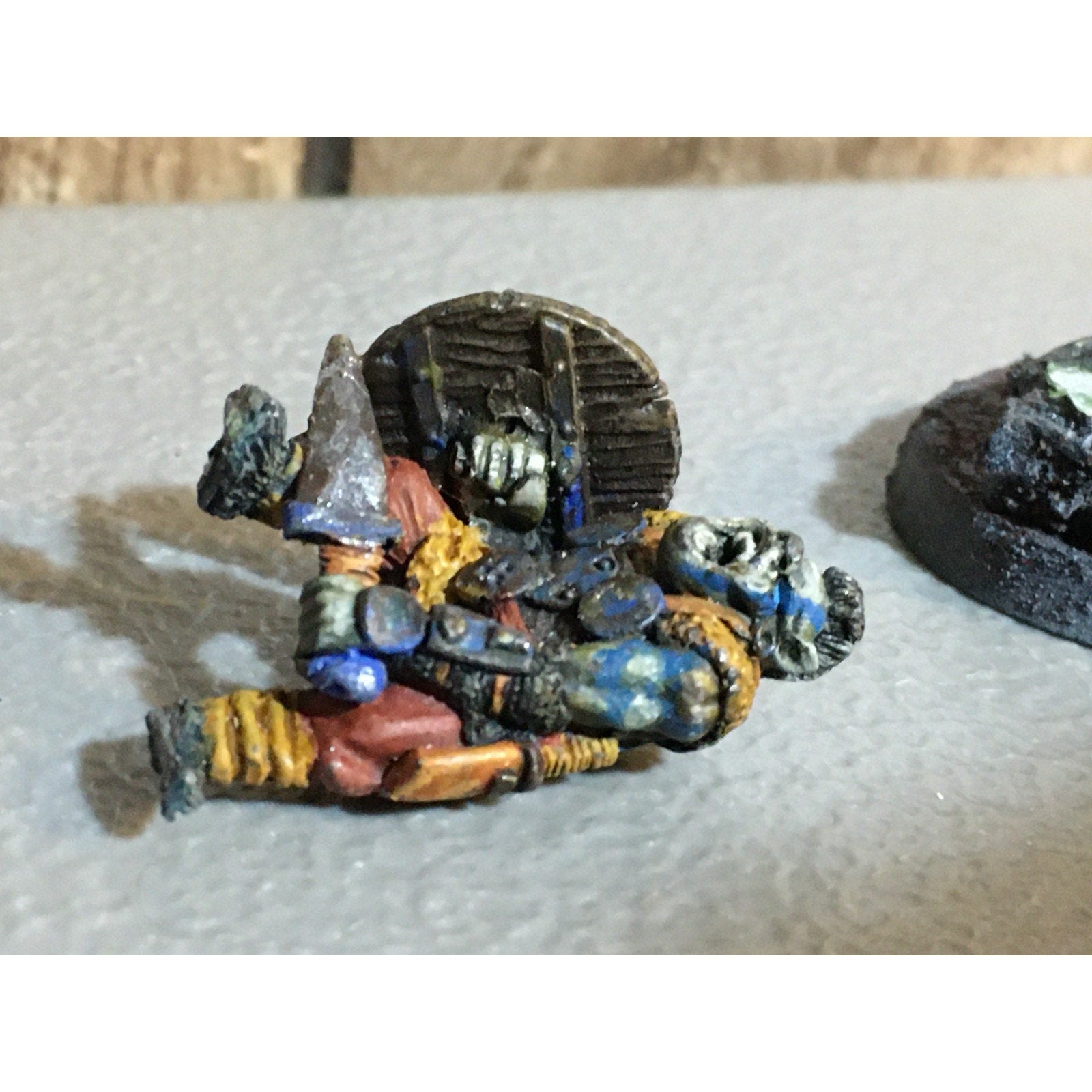 A32471 WARHAMMER FANTASY CITADEL VINTAGE HOBGOBLIN WARRIOR METAL PAINT BASE