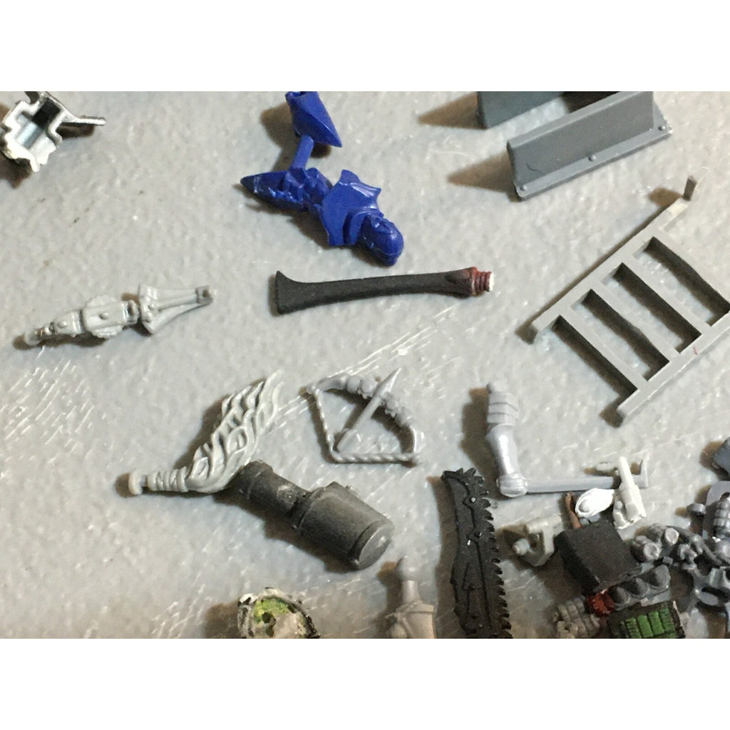 A23493 WARHAMMER FANTASY 40K BITS LOT MIXED RANDOM GAMES WORKSHOP GW