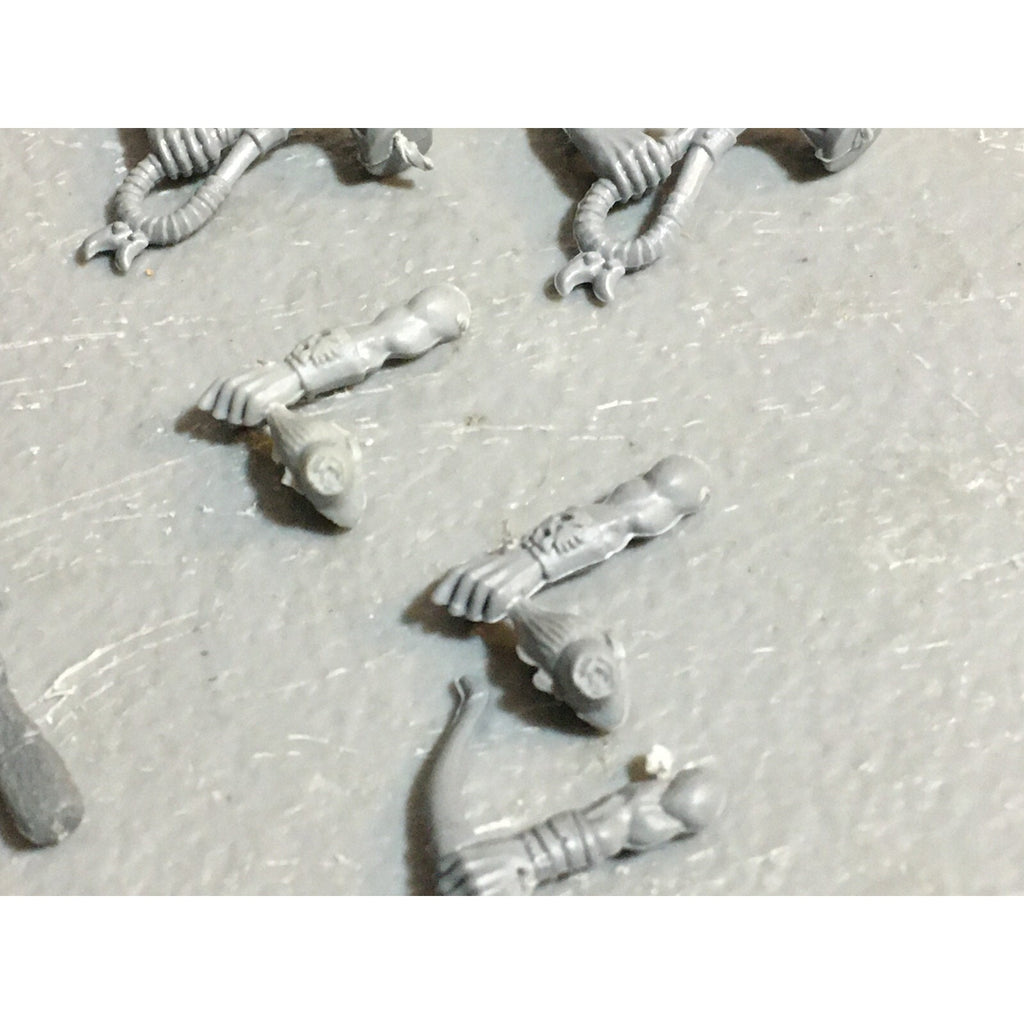 A23433 WARHAMMER FANTASY ORCS & GOBLINS BITS LOT GOBLIN QUIVERS SHIELDS HEADS GW