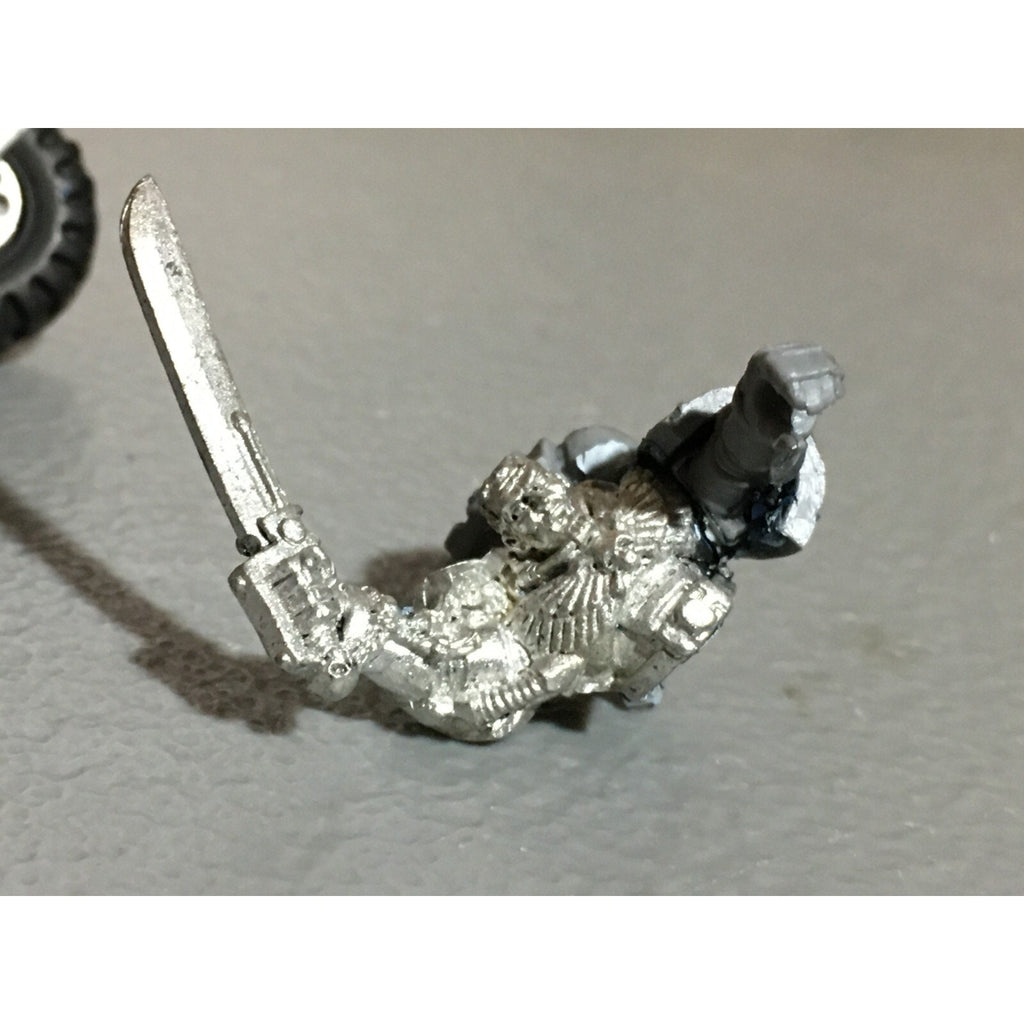 A20736 WARHAMMER 40K METAL SPACE MARINES METAL CAPTAIN ON BIKE OOP BIKER