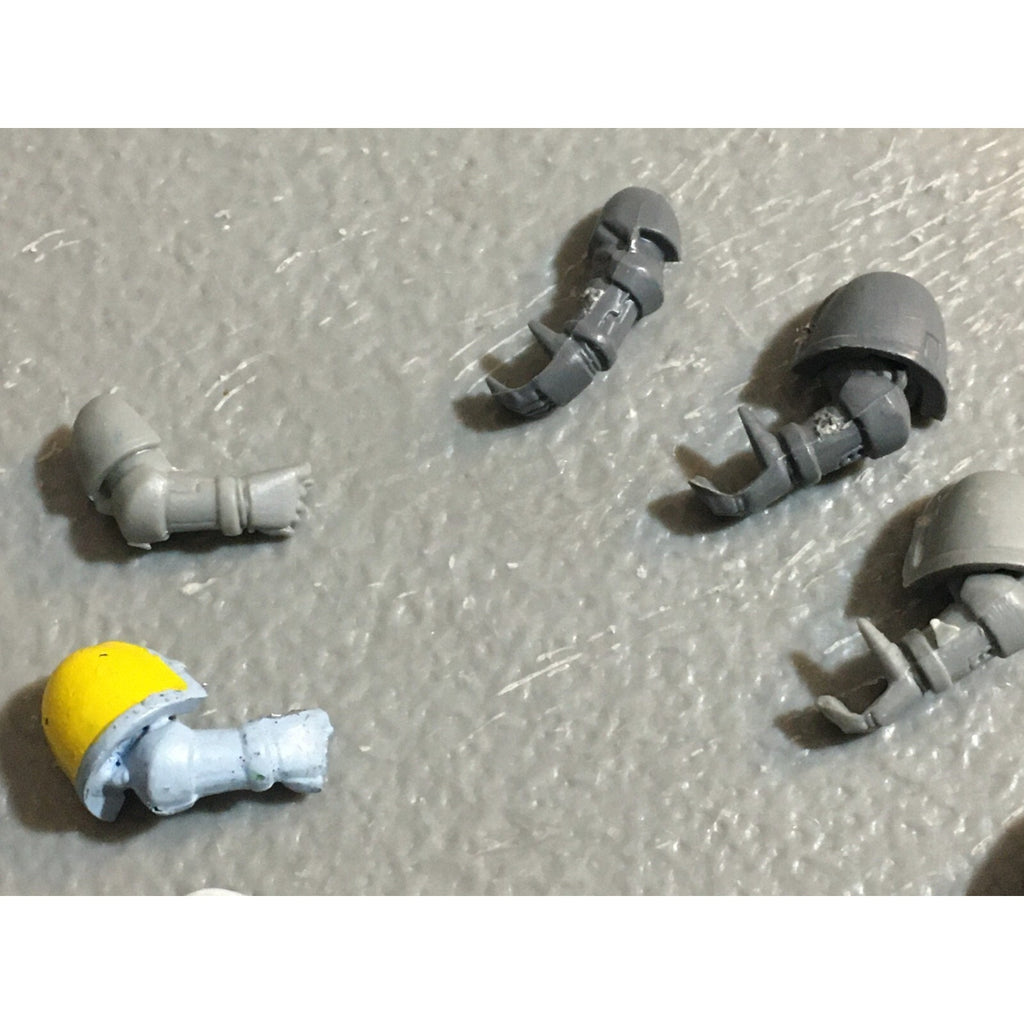 A23083 WARHAMMER 40K SPACE MARINES BITS LOT ARMS GAMES WORKSHOP GW
