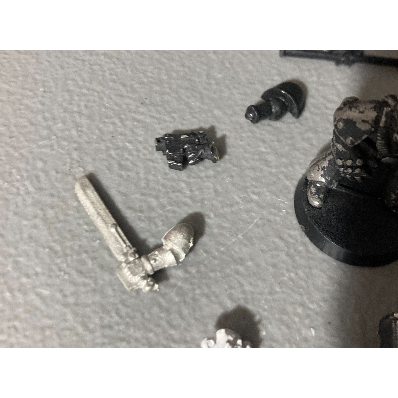 A19745 WARHAMMER 40K SPACE MARINES ALL METAL BITS LOT POLE PLASMA SHIELD ARM