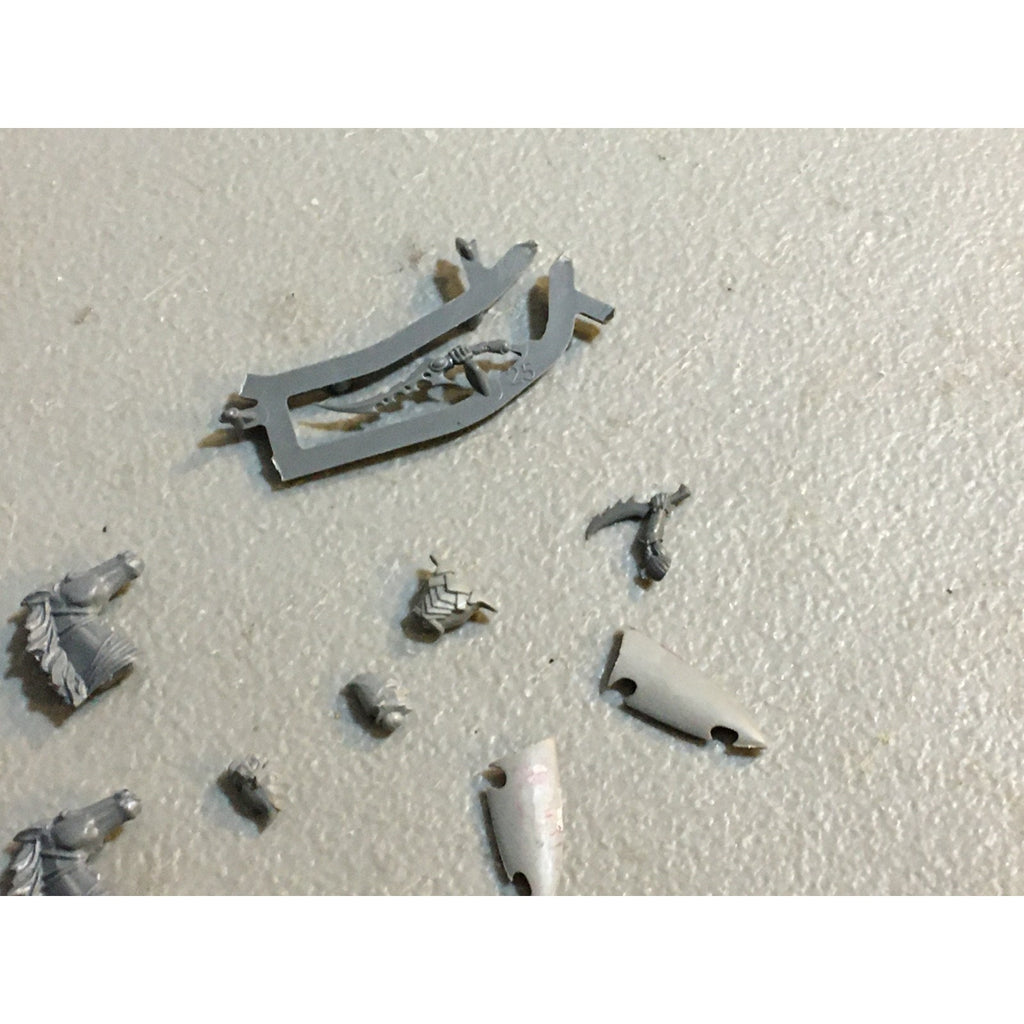 A27324 WARHAMMER AOS FANTASY OLD WORLD BITS LOT DARK ELVES HORSE HEADS