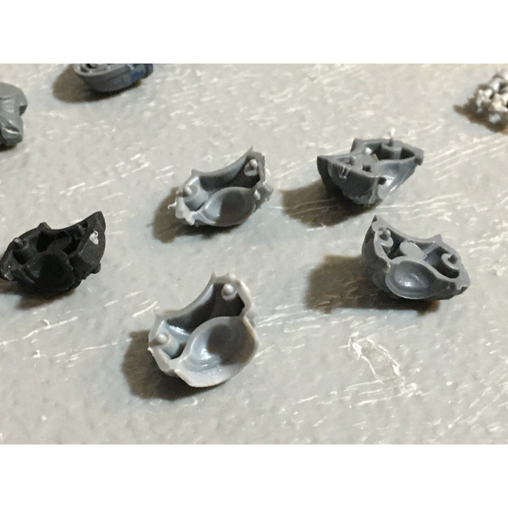 A23089 WARHAMMER 40K SPACE MARINES BITS LOT MIXED MISSILE TORSOS SHOULDERS GW