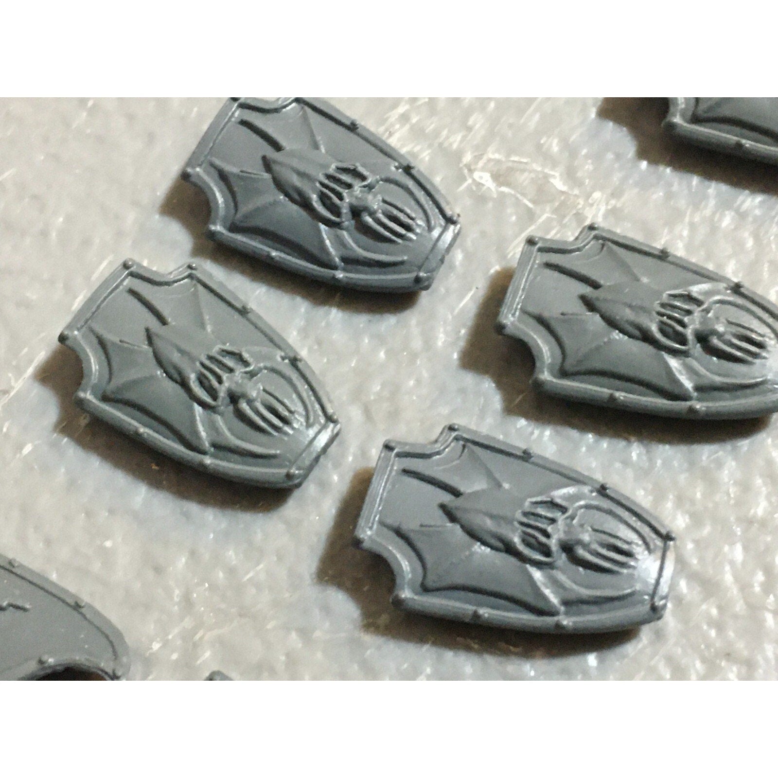 A23410 WARHAMMER FANTASY VAMPIRE COUNTS UNDEAD BITS LOT SHIELDS GAMES WORKSHOP