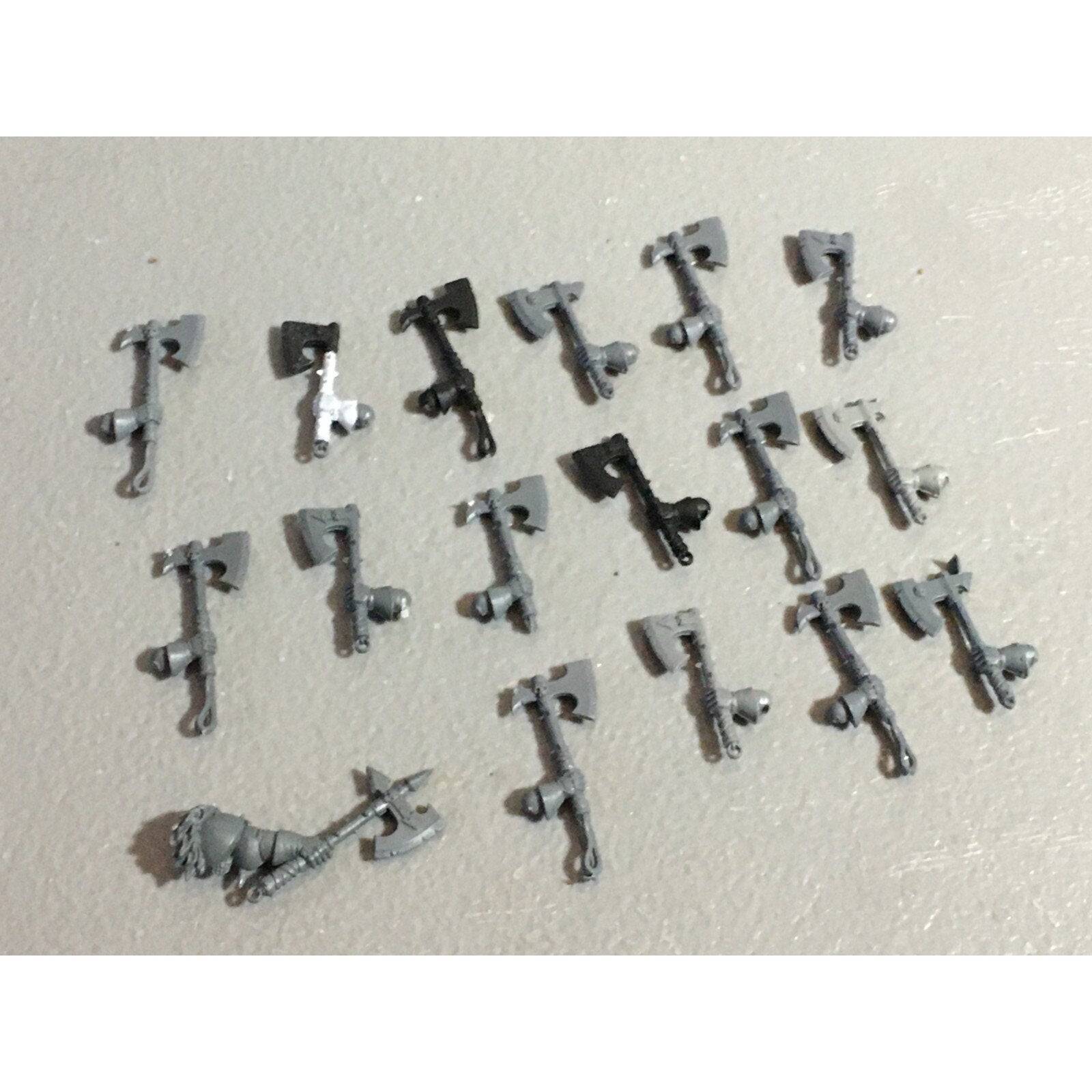 A22210 WARHAMMER FANTASY CHAOS MORTALS BITS LOT AXE HANDS GAMES WORKSHOP