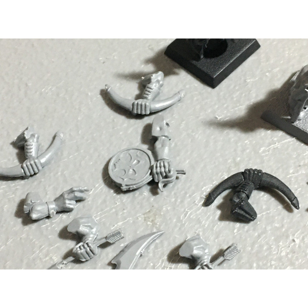 A22618 WARHAMMER FANTASY ORCS & GOBLINS BITS LOT NIGHT GOBLIN MIXED GW