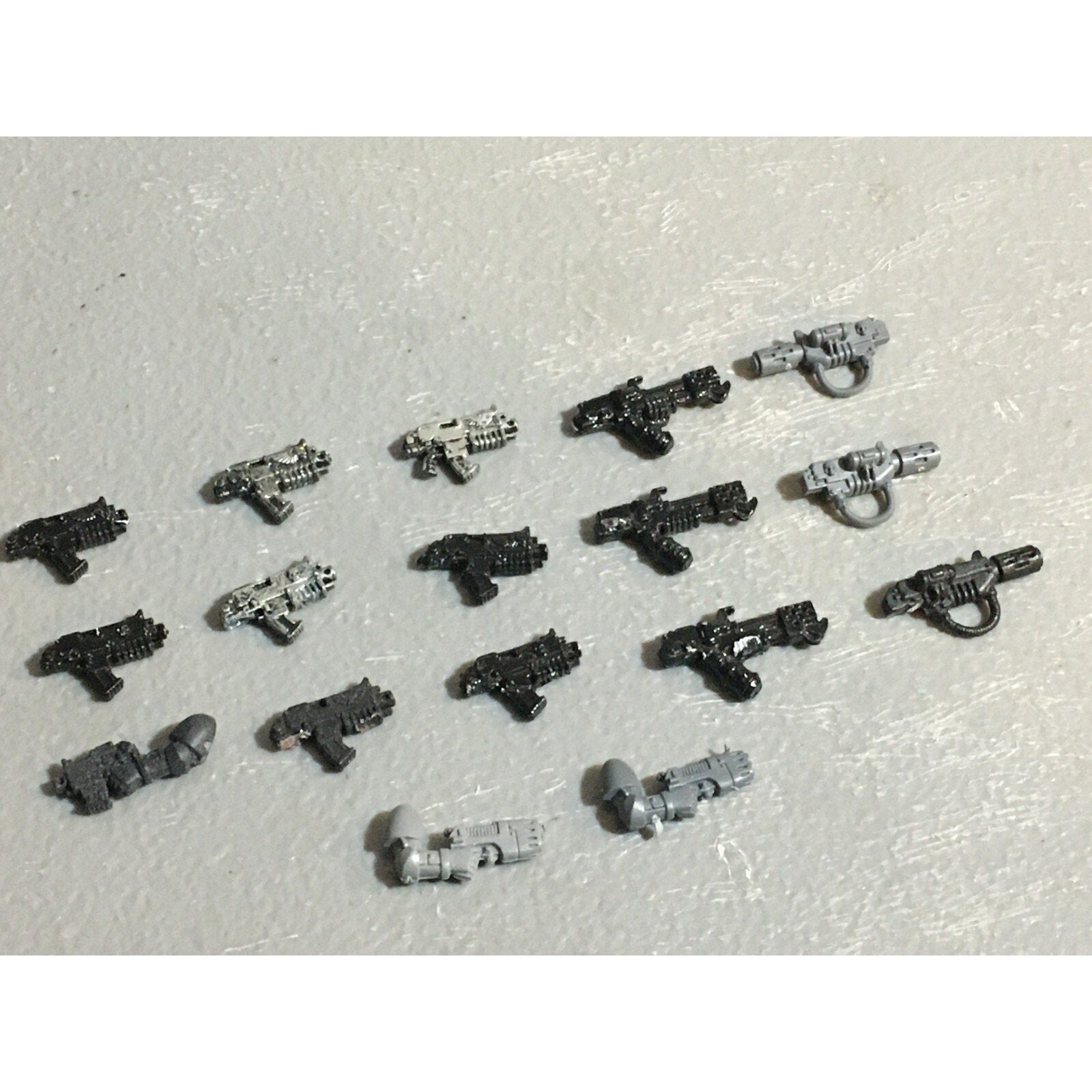 A22960 WARHAMMER 40K SPACE MARINES BITS LOT BOLTERS SPECIALS GAMES WORKSHOP GW