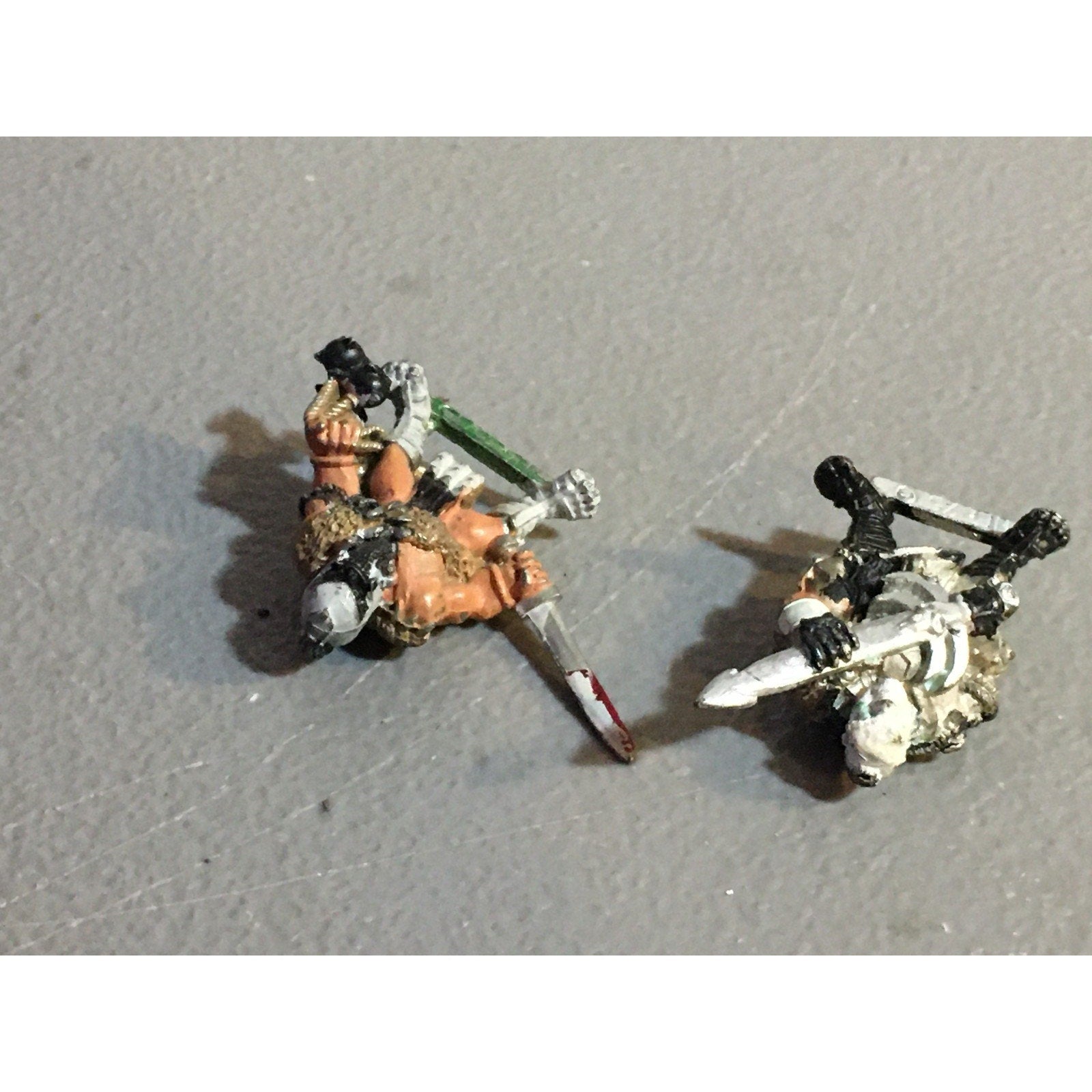 A29788 HHG HEARTBREAKER MINIATURES METAL BARBARIAN 2 PK