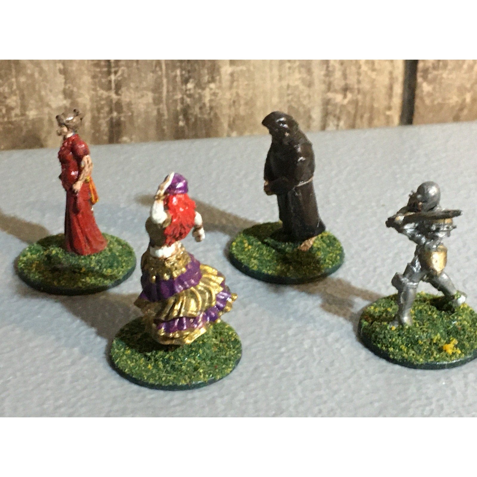 A32501 WIZARDS WIZKIDS PAIZO D&D MINIATURES PLASTIC HUMAN 4 PK PAINT BASE