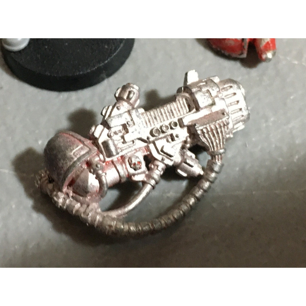 A21010 WARHAMMER 40K SPACE MARINES METAL DEVASTATORS MISS 1 ARM PLASTIC BODIES