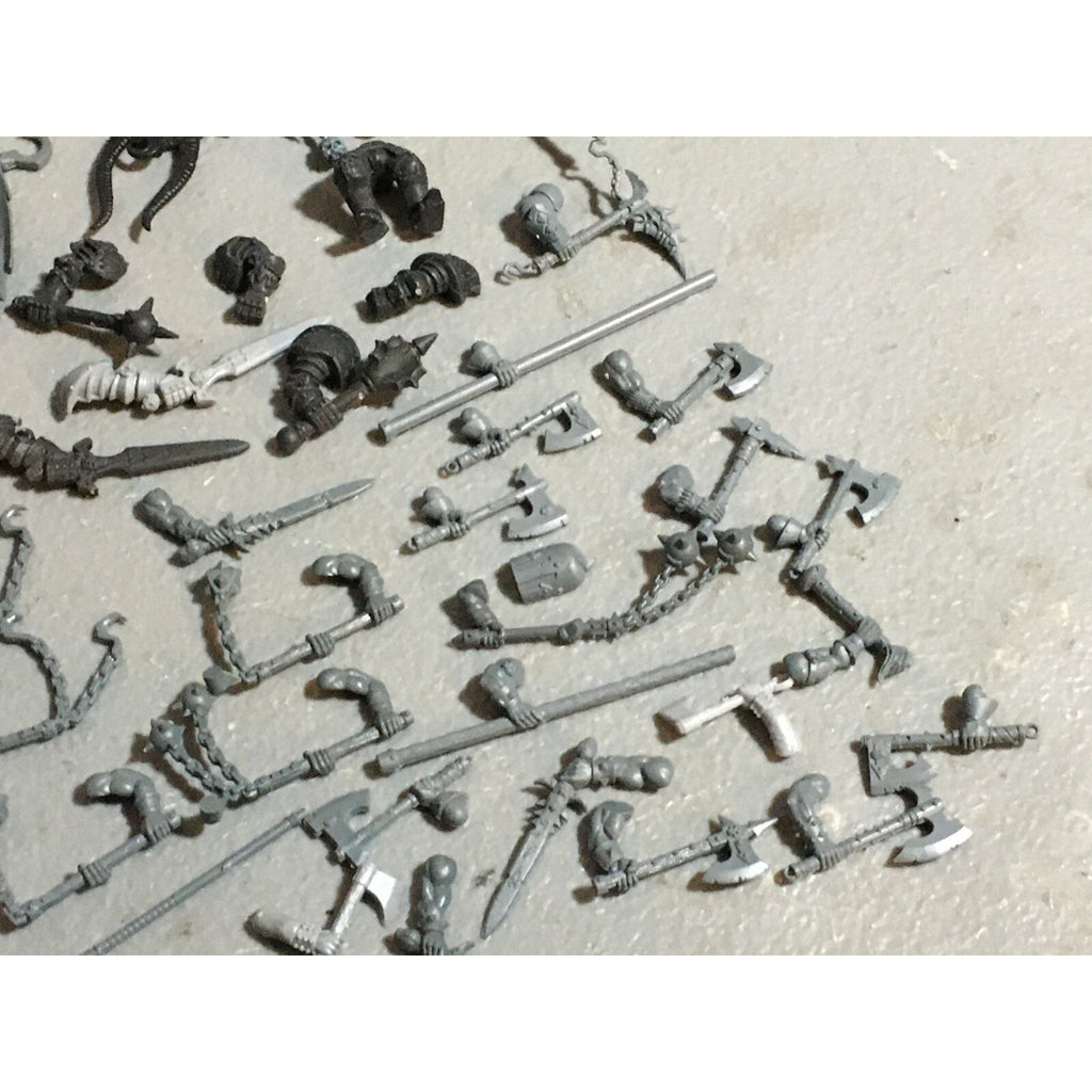 A21064 WARHAMMER FANTASY CHAOS MORTALS BITS LOT MARAUDERS WARRIORS FLAILS HEADS