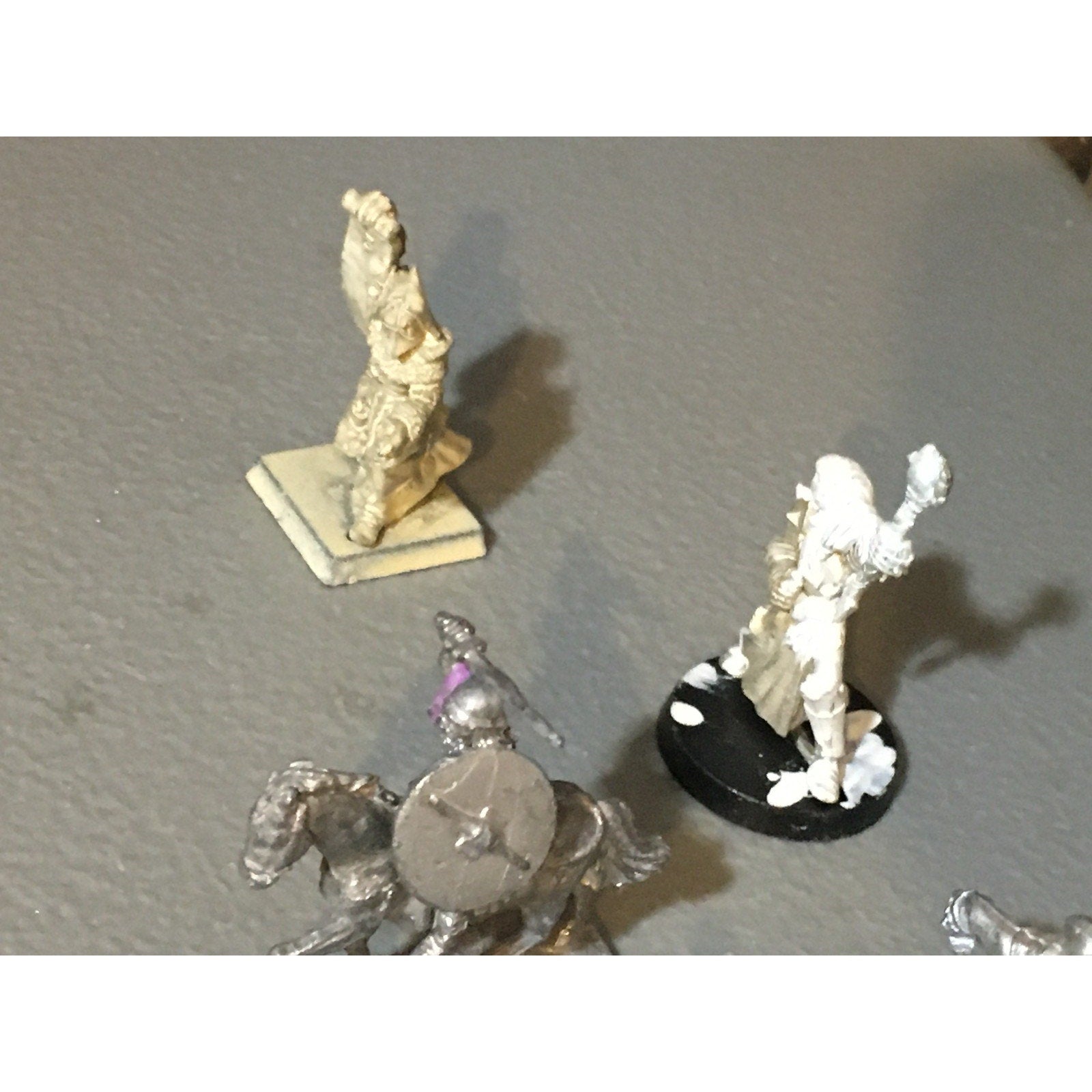 A34033 UNKNOWN METAL MINIATURES FANTASY MIXED LOT HUMAN KNIGHT PRIEST TABLETOP