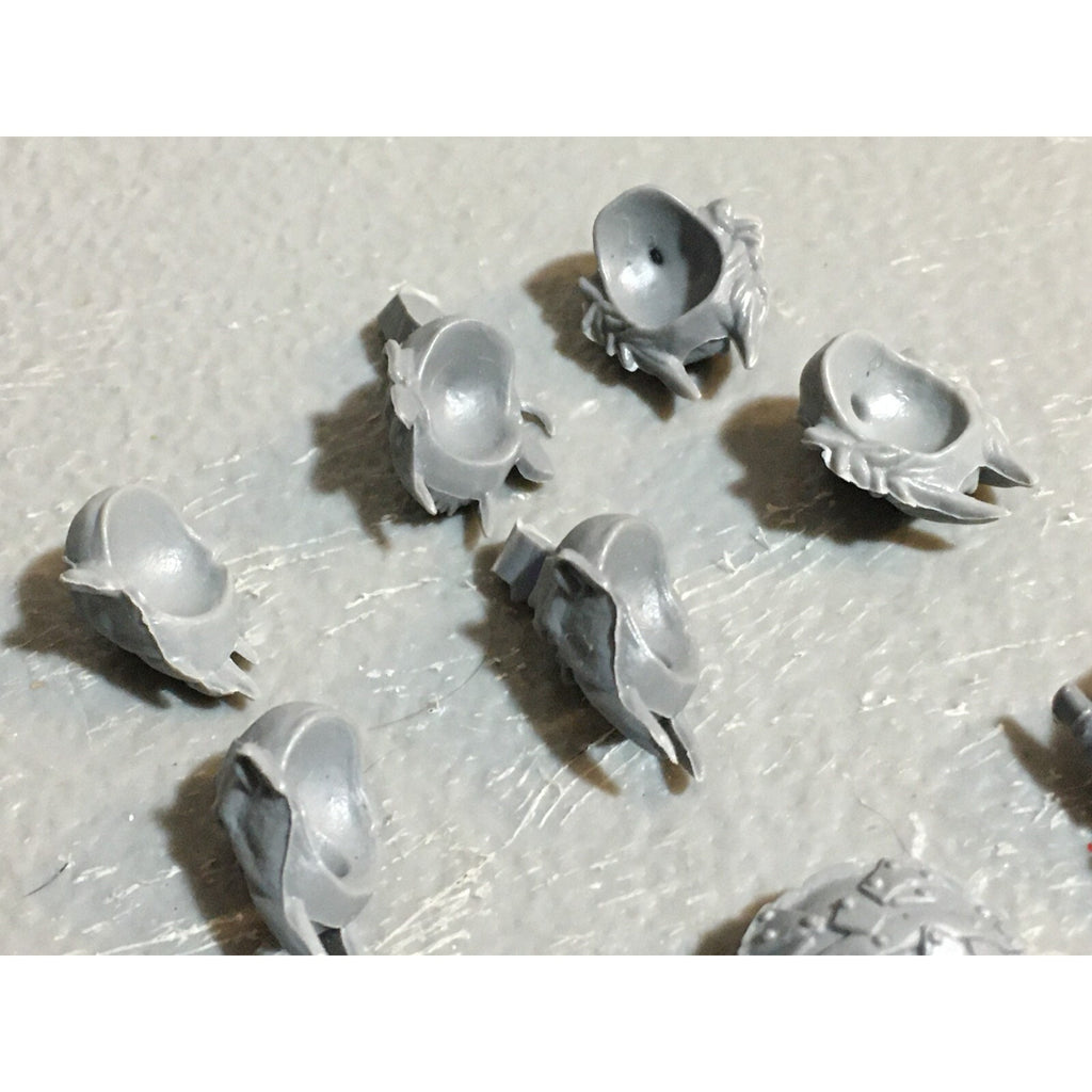 A23432 WARHAMMER FANTASY OGRE KINGDOMS BITS LOT MIXED HEADS PLATES GW