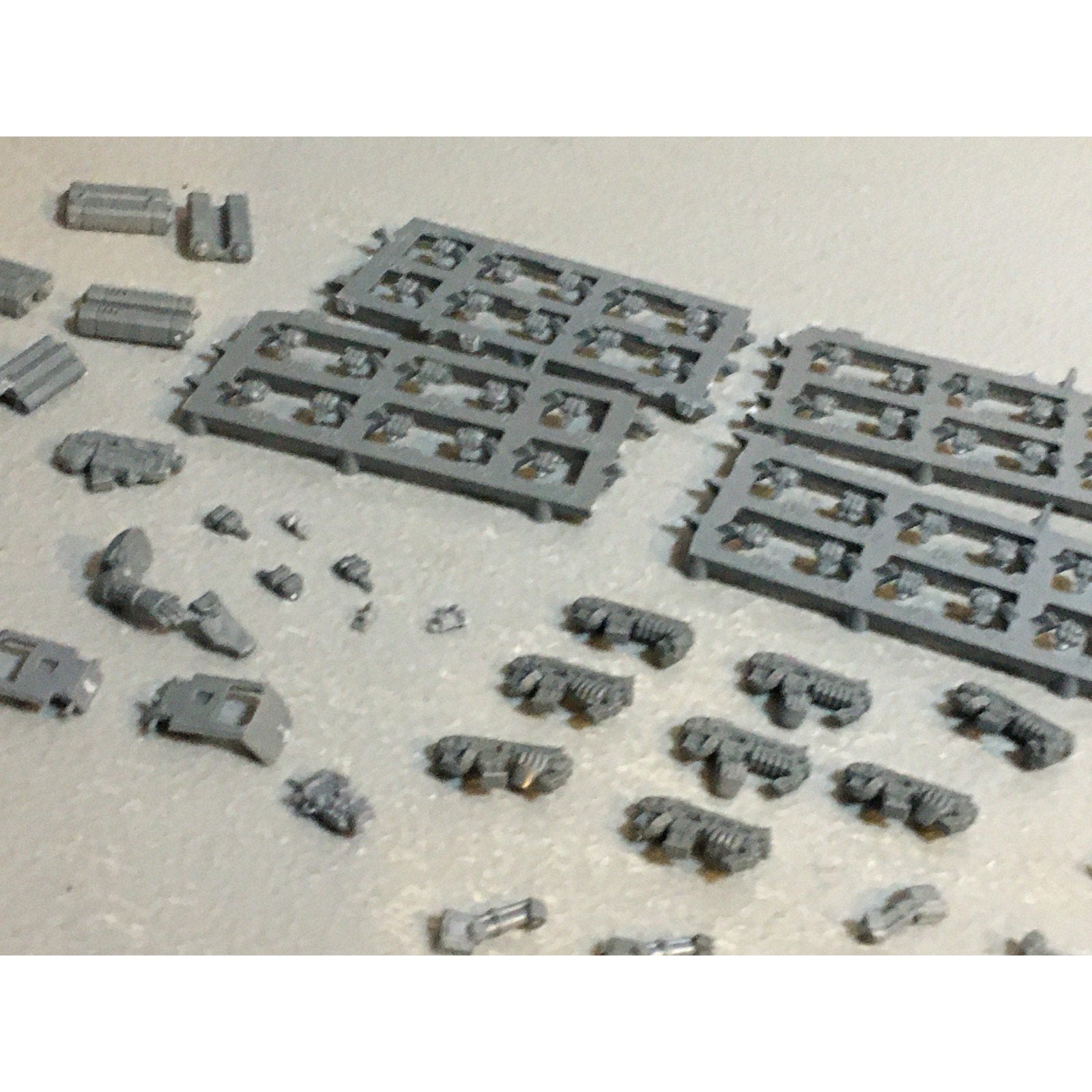 A29490 WARHAMMER 40K SPACE MARINES DARK ANGELS BITS LOT GRENADES BOLTERS GW