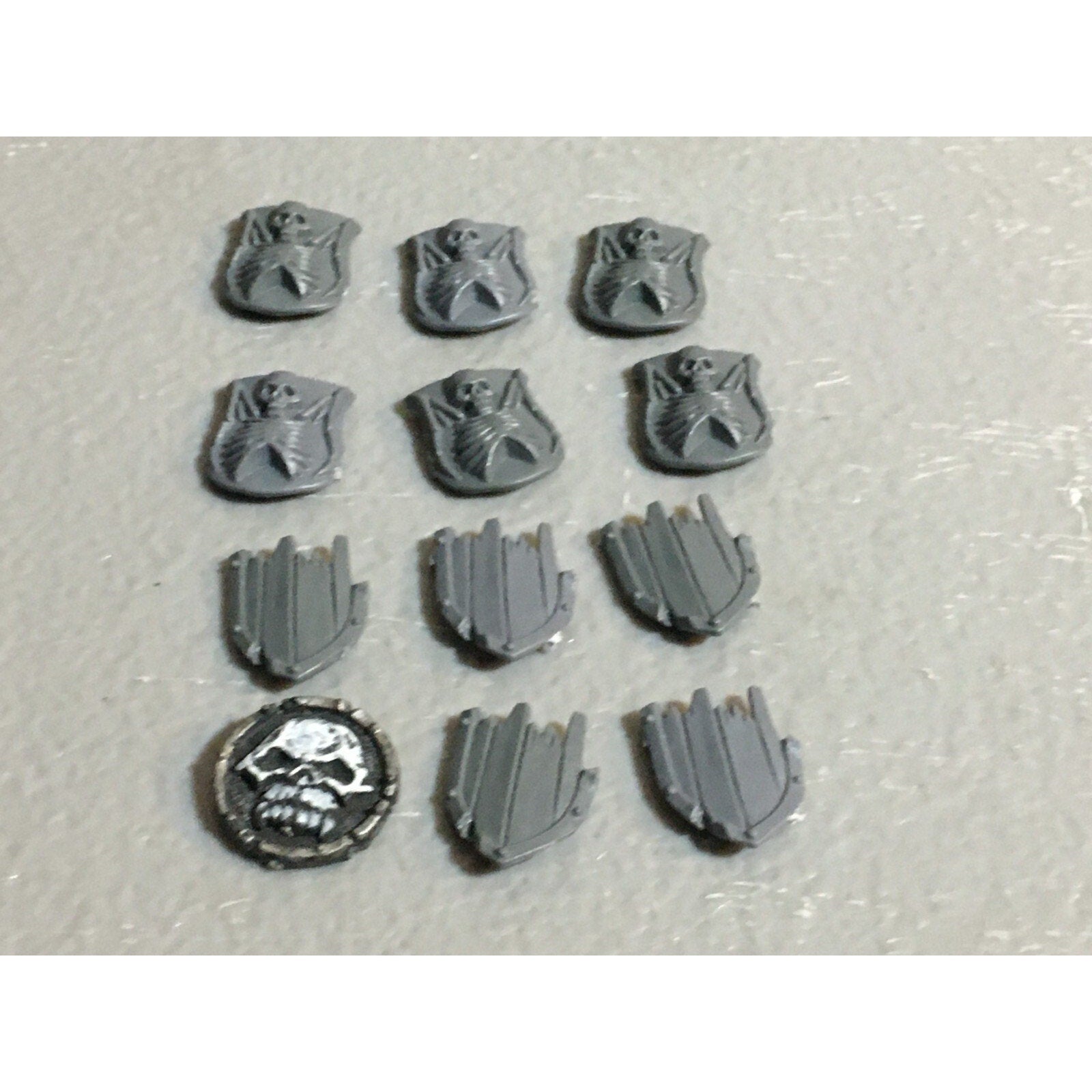 A23407 WARHAMMER FANTASY VAMPIRE COUNTS UNDEAD BITS LOT SHIELDS GAMES WORKSHOP