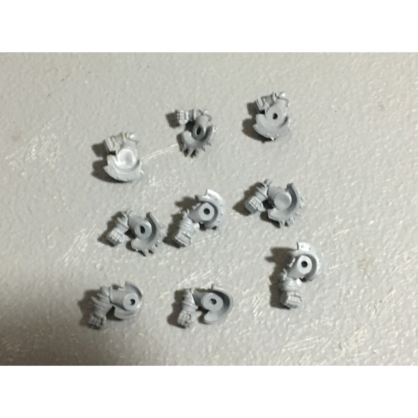 A22717 WARHAMMER FANTASY CHAOS MORTALS WARRIORS BITS LOT OOP SHIELD ARMS GW
