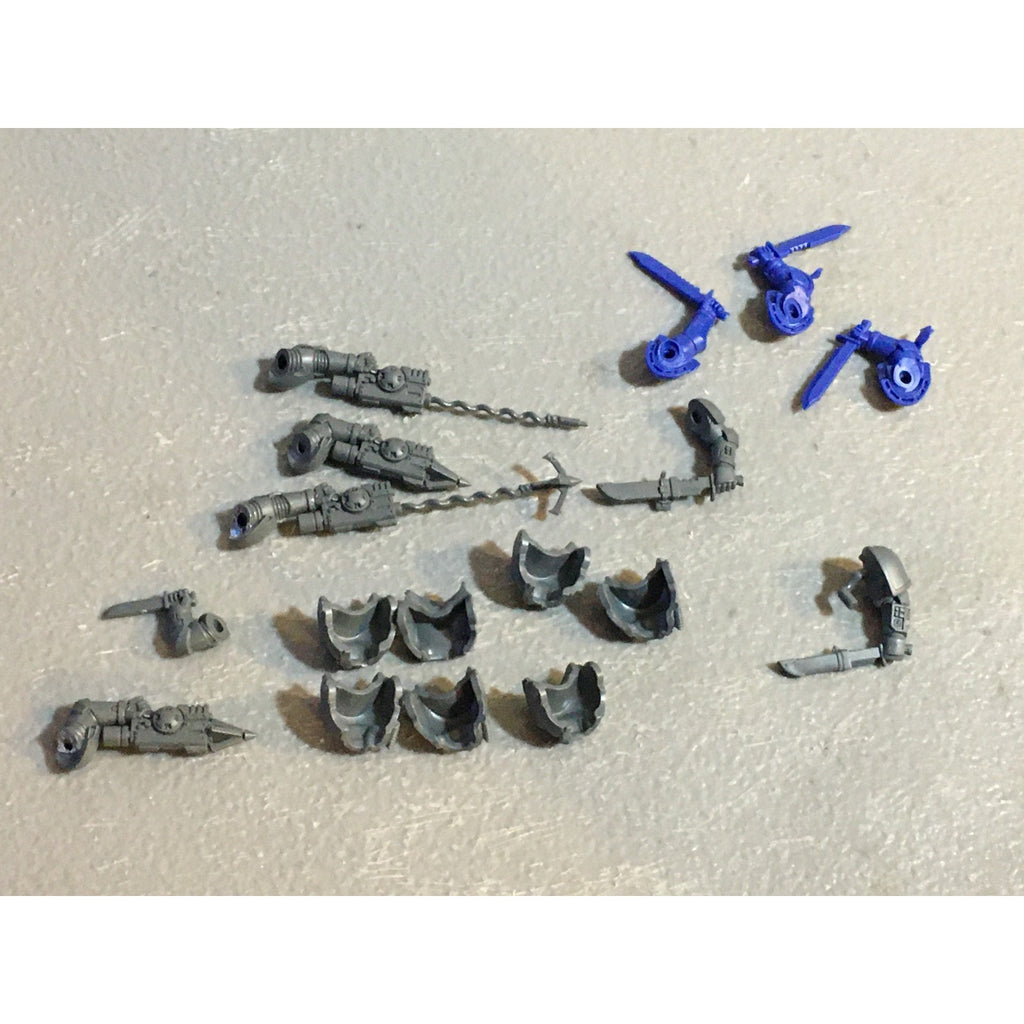 A29414 WARHAMMER 40K SPACE MARINES PRIMARIS BITS LOT TORSO FRONTS REIVER ARMS GW