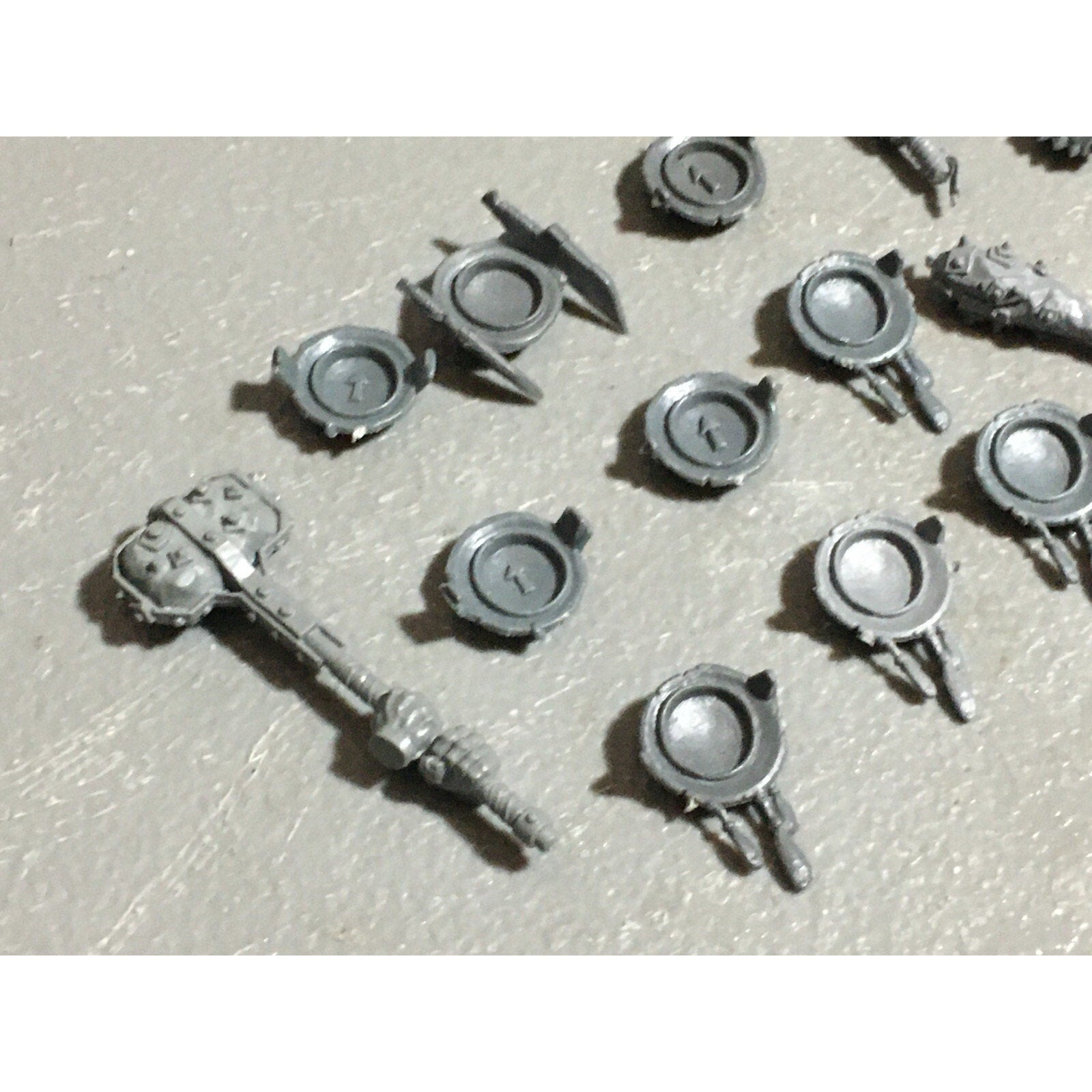 A22584 WARHAMMER FANTASY OGRE KINGDOMS BITS LOT HANDS PLATES GAMES WORKSHOP GW