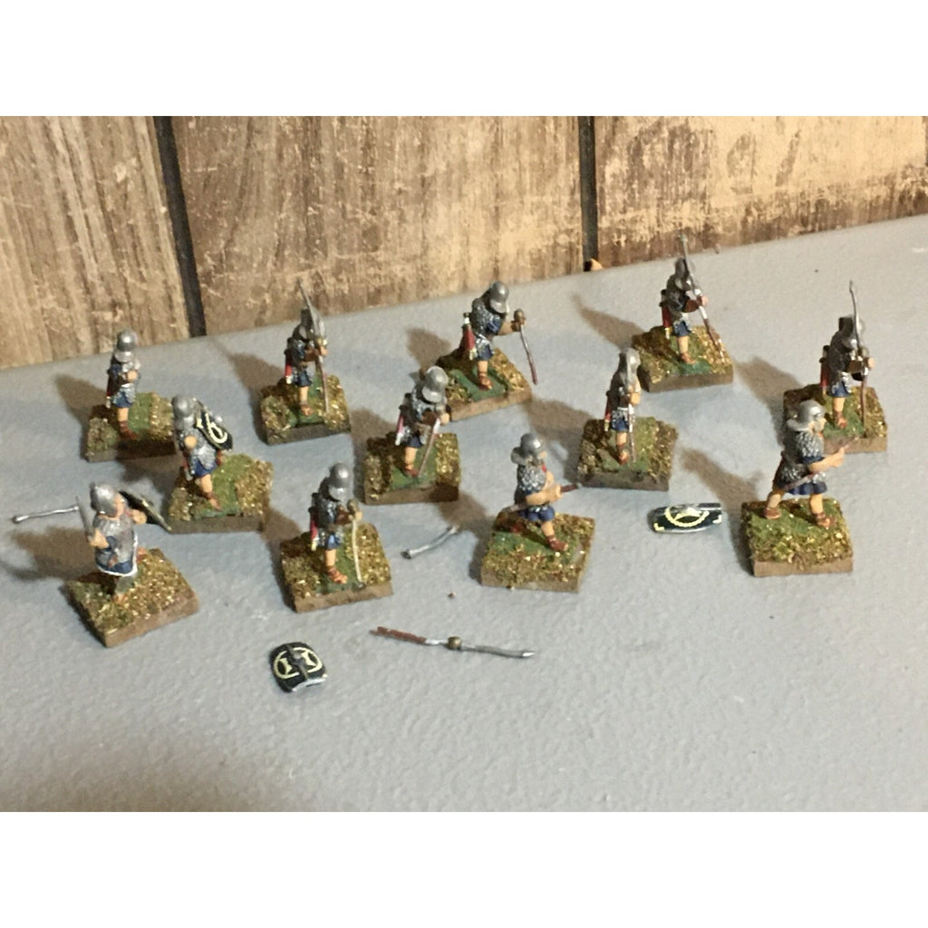 A23531 UNKNOWN METAL MINIATURES SOLDIERS WARRIORS ROMAN MISS 2 SPEARS