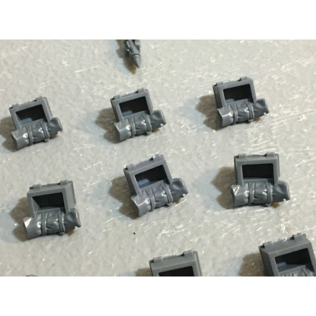 A29401 WARHAMMER 40K SPACE MARINES DARK ANGELS RAVENWING BIKE SADDLEBAG BITS LOT