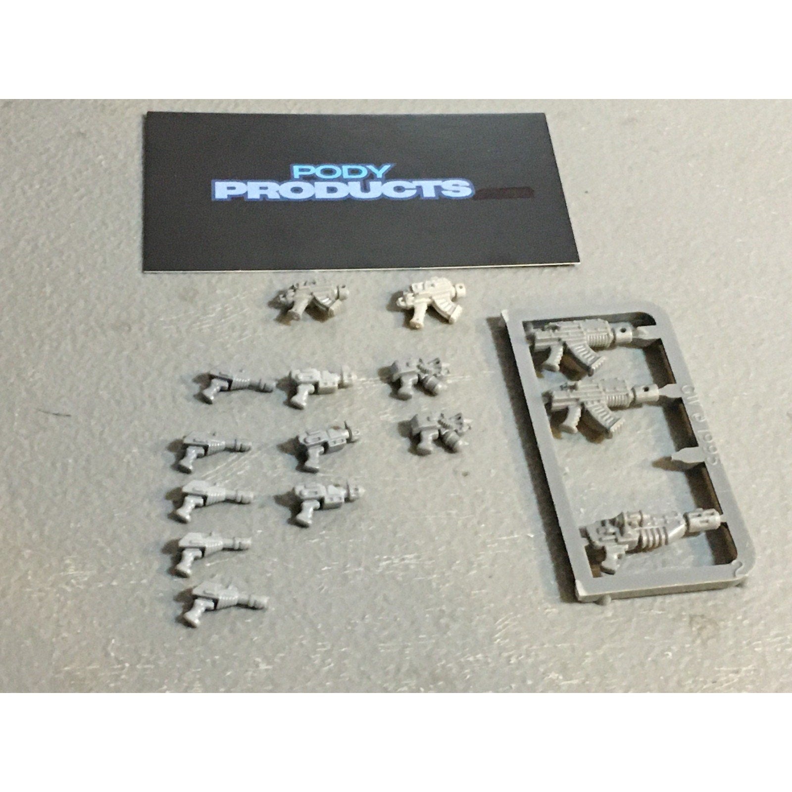 A33593 WARHAMMER 40K MIXED BITS LOT ROGUE TRADER PISTOLS GUNS GW