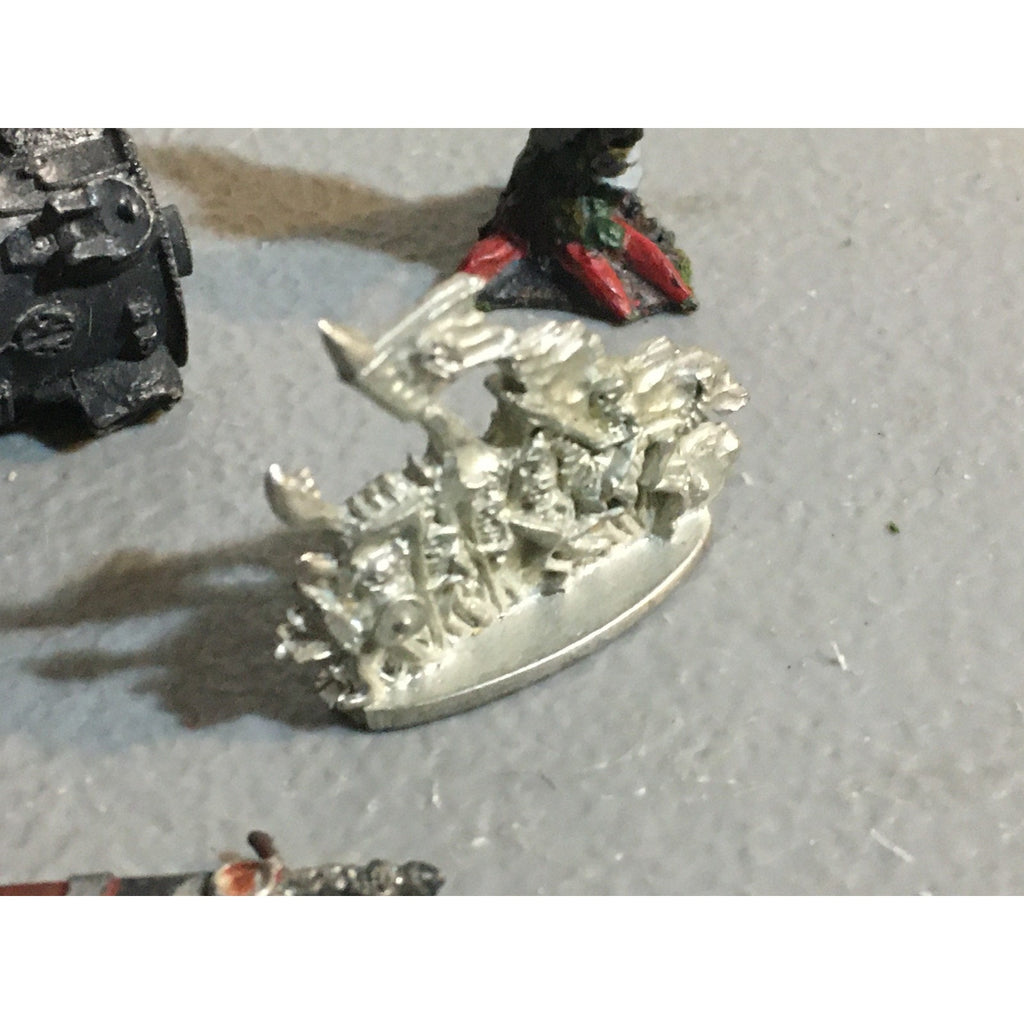 A32592 UNKNOWN MINIATURES METAL BITS LOT REDCOAT KNIGHT ARM WEAPON BANNER