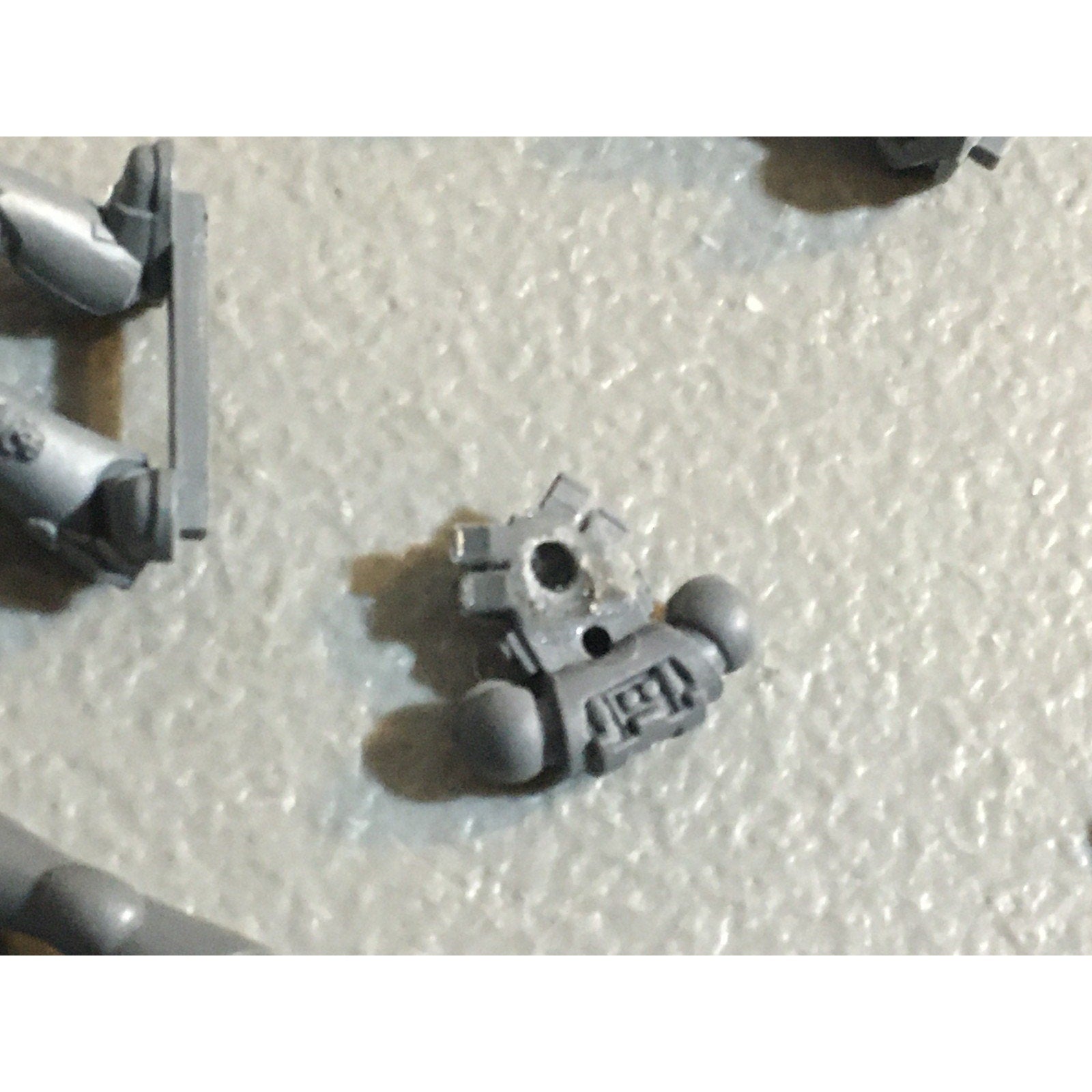 A31130 WARHAMMER 40K SPACE MARINES MIXED LOT INCOMPLETE & BITS + CHAOS
