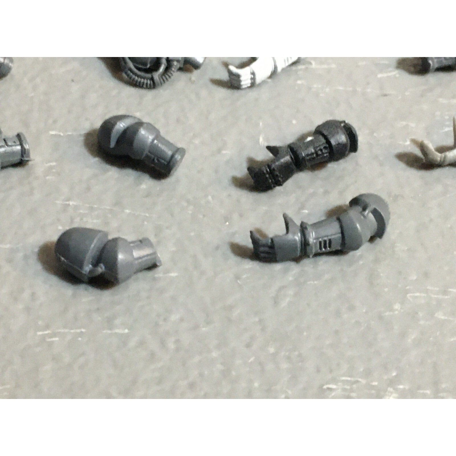 A22997 WARHAMMER 40K SPACE MARINES BITS LOT ARMS GW GAMES WORKSHOP