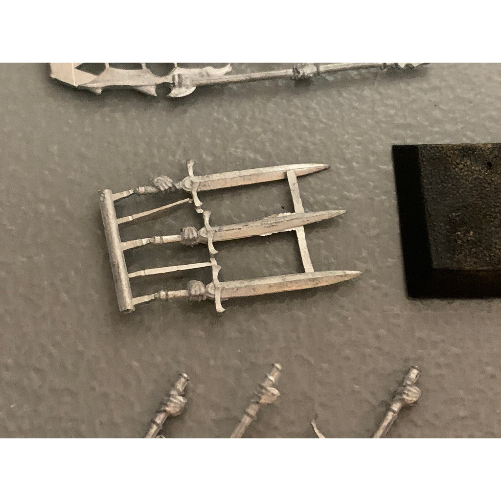 A10497 RACKHAM CONFRONTATION METAL OOP GUARDS OF ALAHAN