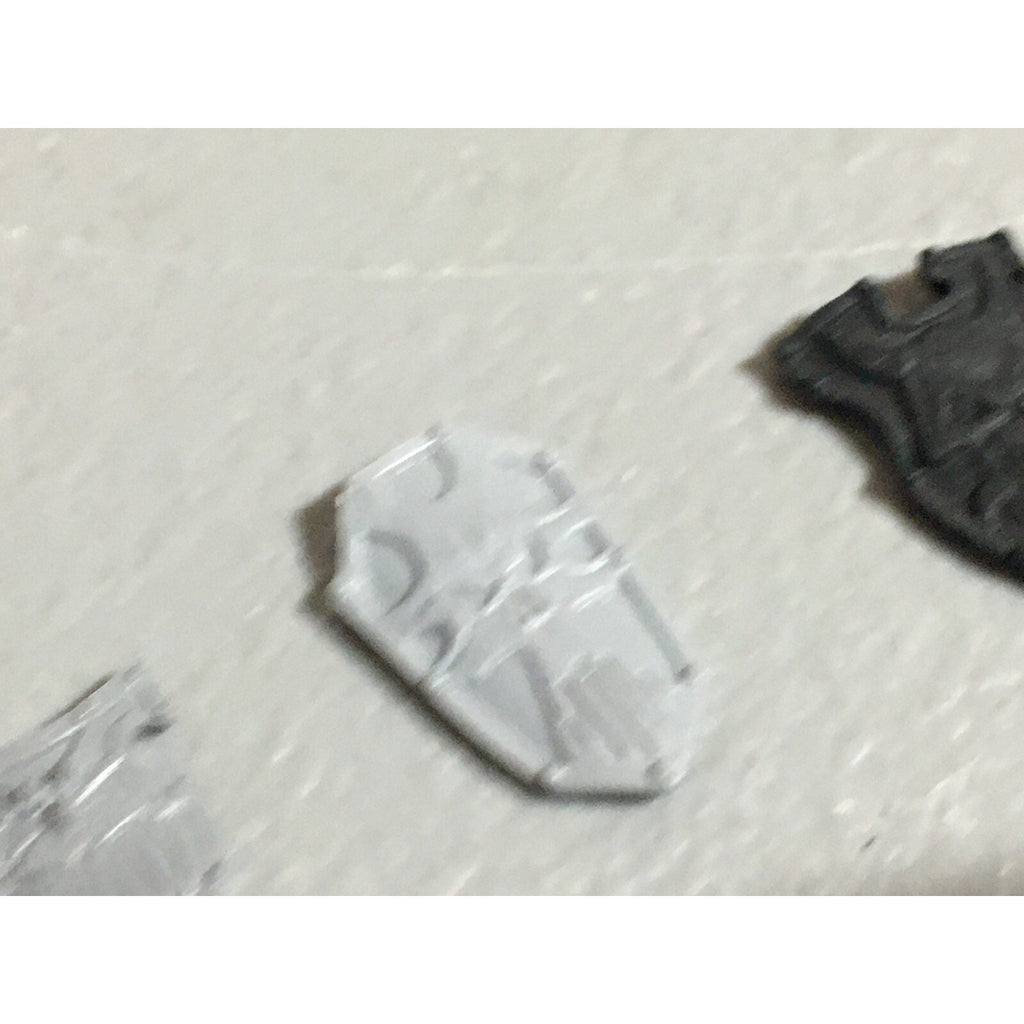 A22248 WARHAMMER FANTASY CHAOS MORTALS BITS LOT WARRIORS KNIGHTS SHIELDS GW OOP