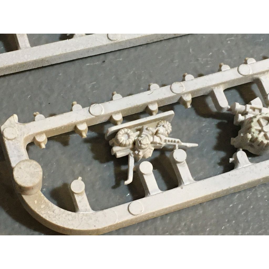 A24558 EPIC 40K SPACE MARINES SQUATS TRIKES THUDD GUNS ON SPRUE GW