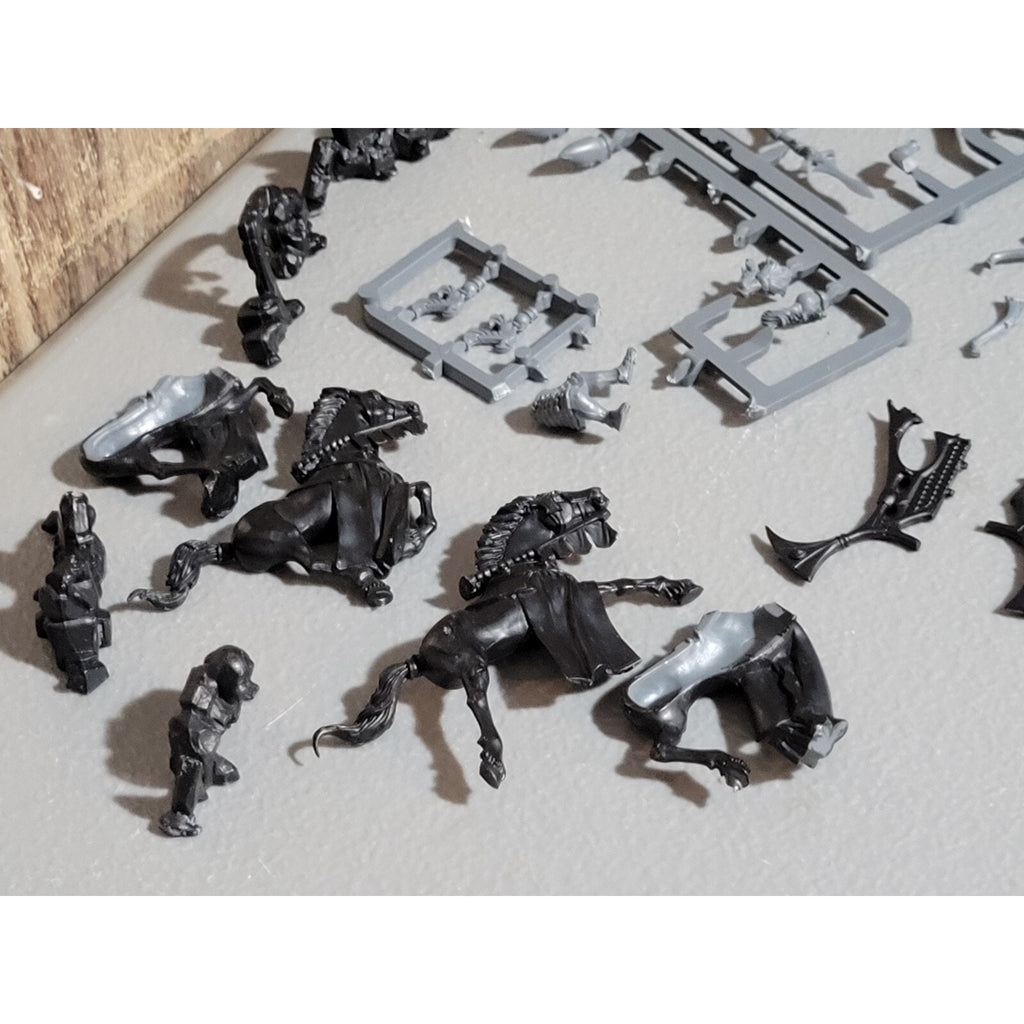 A17922 WARHAMMER FANTASY HIGH ELVES CHARIOT BITS LOT GAMES WORKSHOP