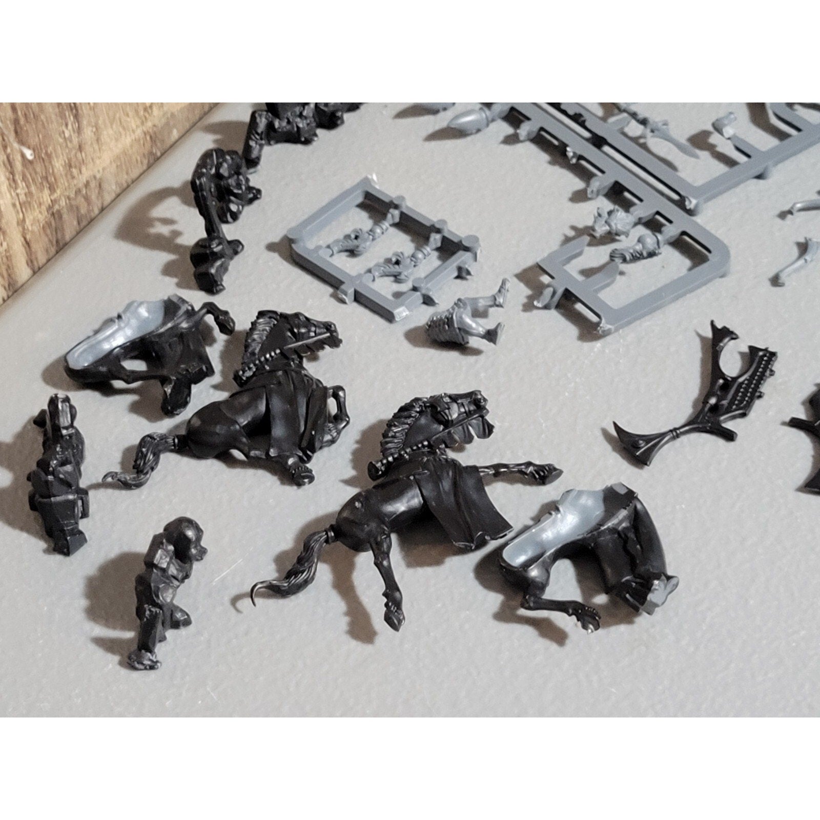 A17922 WARHAMMER FANTASY HIGH ELVES CHARIOT BITS LOT GAMES WORKSHOP