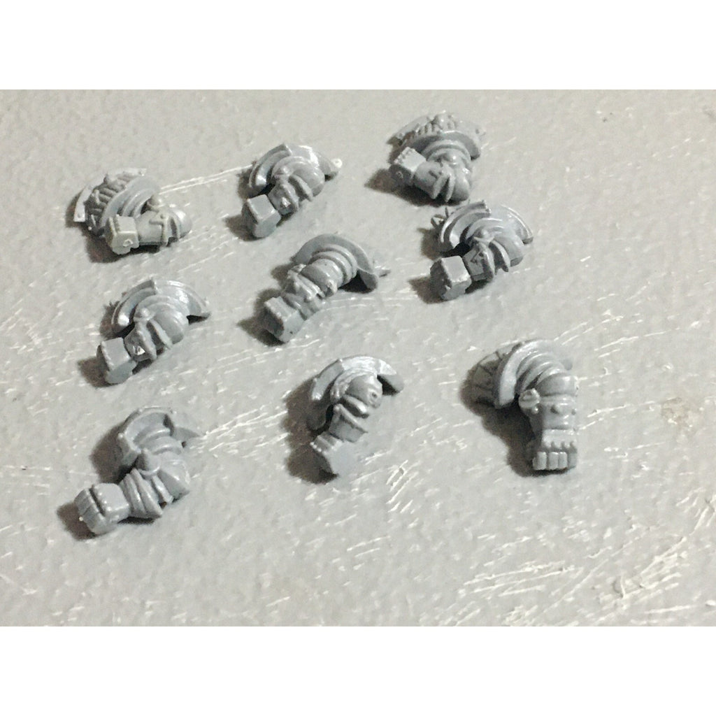 A22717 WARHAMMER FANTASY CHAOS MORTALS WARRIORS BITS LOT OOP SHIELD ARMS GW