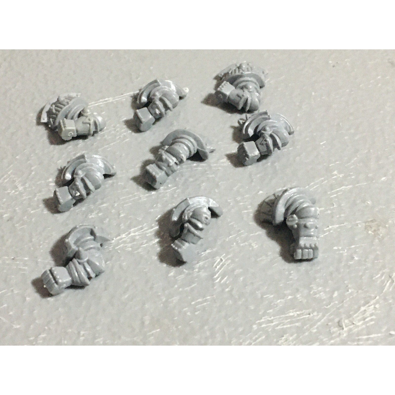 A22717 WARHAMMER FANTASY CHAOS MORTALS WARRIORS BITS LOT OOP SHIELD ARMS GW