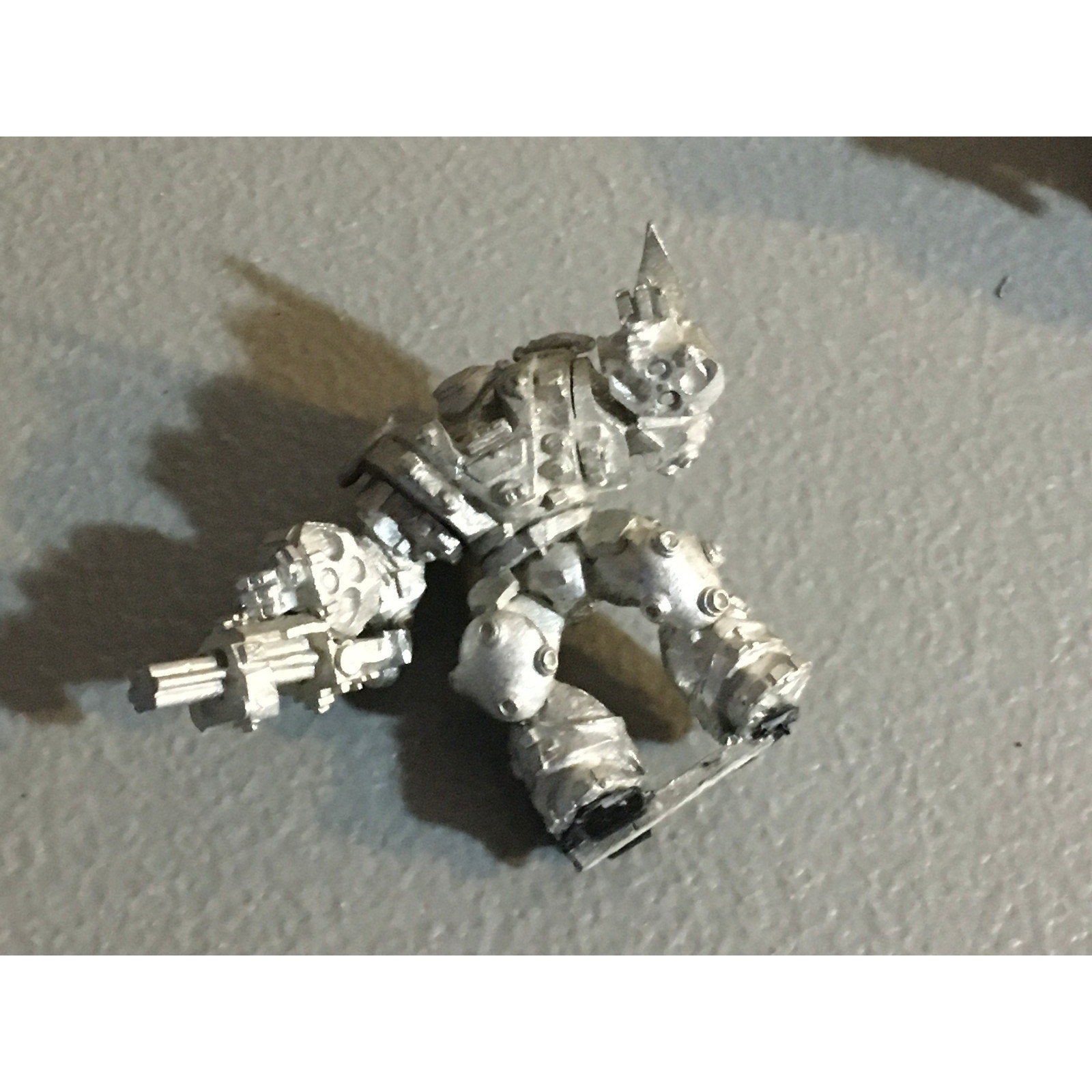 A30058 UNKNOWN METAL TABLE TOP SCI-FI POWER SUIT ARMOR SOLDIER WAR GAMES METAL