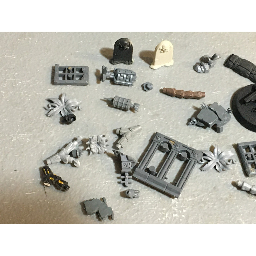 A23492 WARHAMMER FANTASY 40K TERRAIN BITS LOT GRAVE PLANT BASING GAMES WORKSHOP
