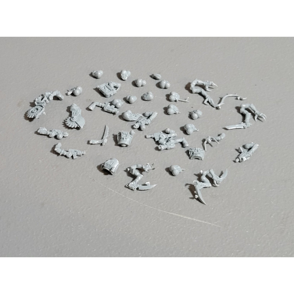 A19129 WARHAMMER 40K GENESTEALER CULTS OOP RARE ACOLYTE HYBIDS BITS LOT