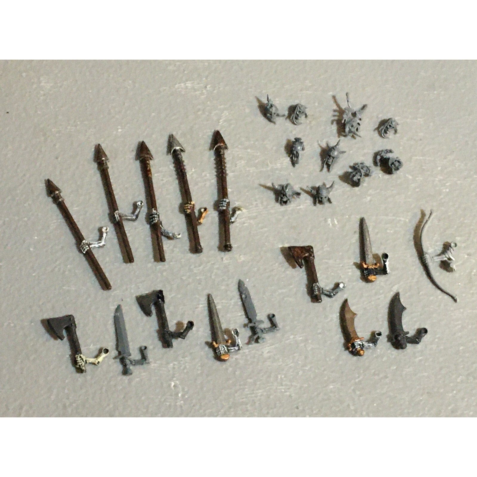 A23229 WARHAMMER FANTASY UNDEAD VAMPIRE COUNTS BITS LOT SKELETON ARMS HEADS GW