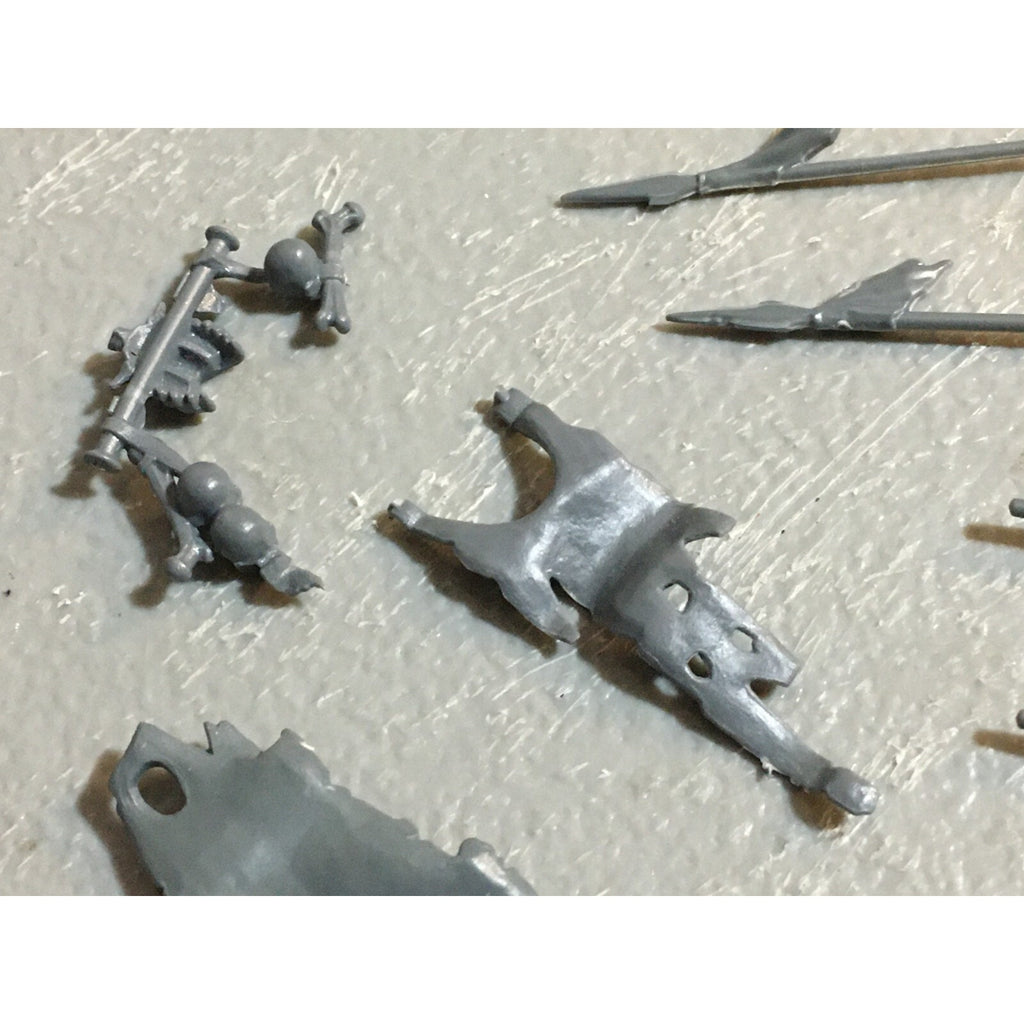 A23425 WARHAMMER FANTASY VAMPIRE COUNTS BITS LOT SKELETON WIGHT MIXED HEADS ARMS