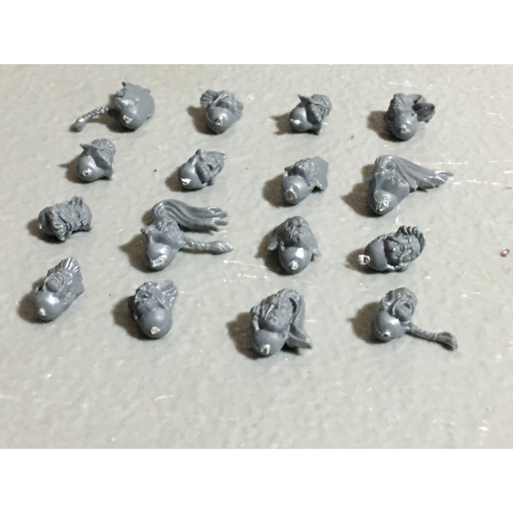 A22545 WARHAMMER 40K SPACE MARINES WOLVES BITS LOT HEADS GAMES WORKSHOP GW