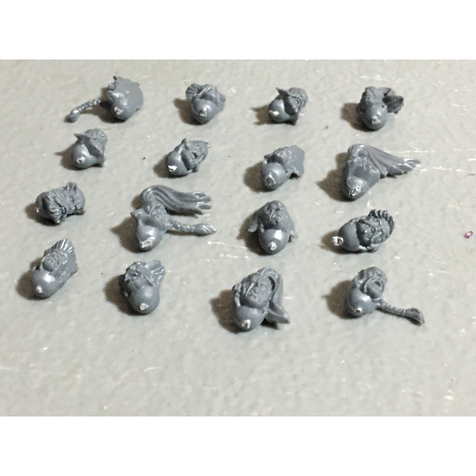 A22545 WARHAMMER 40K SPACE MARINES WOLVES BITS LOT HEADS GAMES WORKSHOP GW