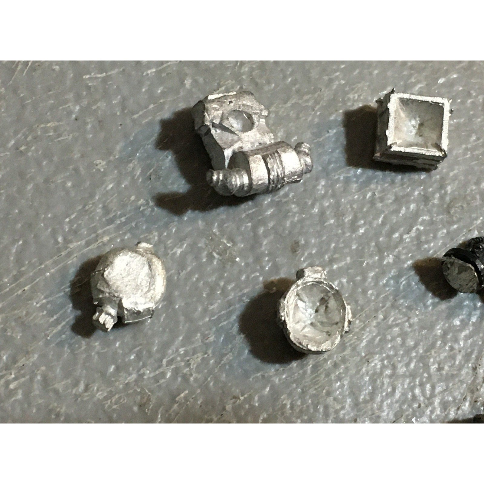 A32490 WARHAMMER 40K METAL MIXED BITS LOT ELDAR CRAFTWORLDS IMPERIAL GUARD GW