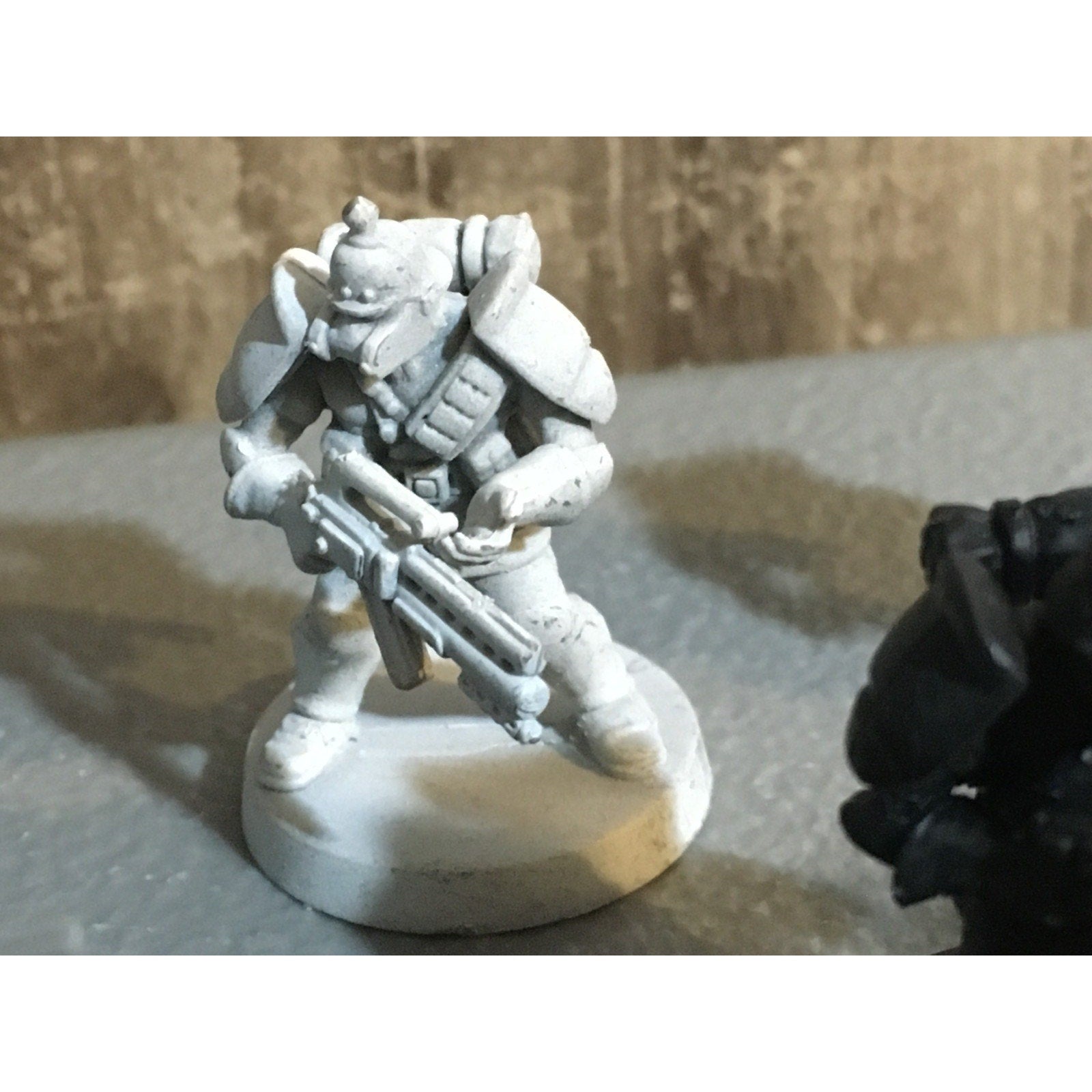 A30064 UNKNOWN TABLE TOP SCI-FI POWER ARMOR SOLDIERS 9 PK MISS 1 ARM WAR GAMES