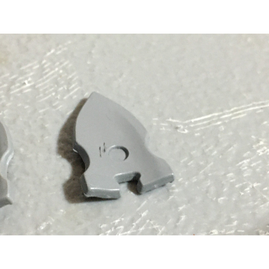 A22247 WARHAMMER FANTASY CHAOS MORTALS BITS LOT WARRIORS KNIGHTS SHIELDS GW OOP