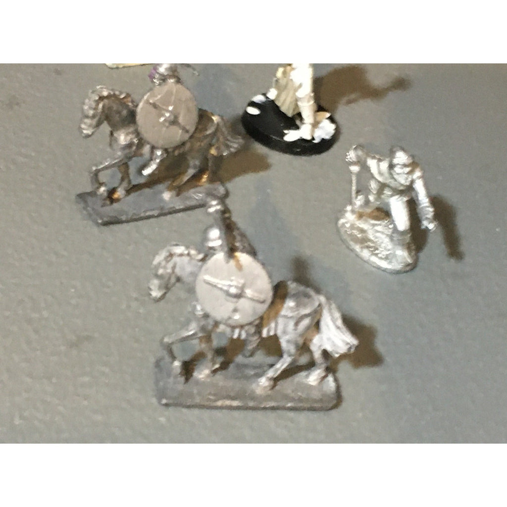 A34033 UNKNOWN METAL MINIATURES FANTASY MIXED LOT HUMAN KNIGHT PRIEST TABLETOP
