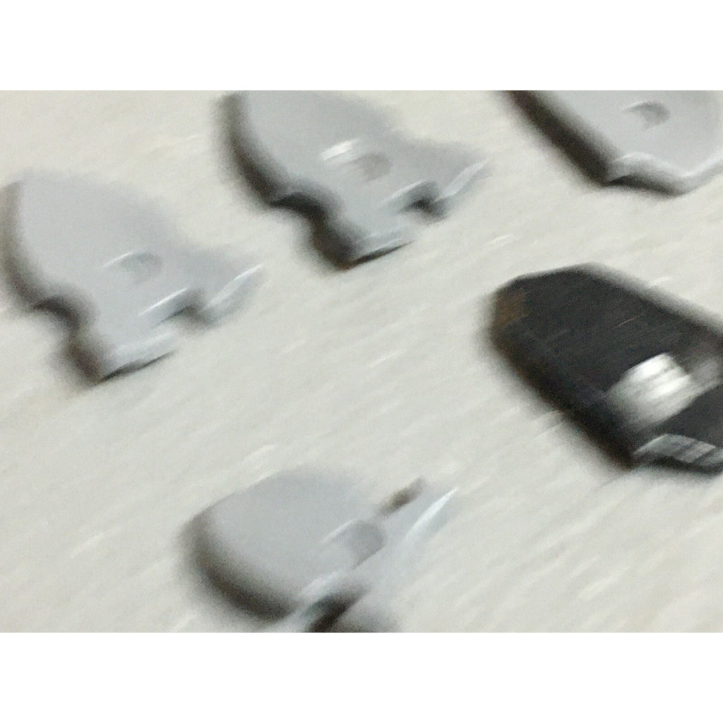 A22249 WARHAMMER FANTASY CHAOS MORTALS BITS LOT WARRIORS KNIGHTS SHIELDS GW OOP
