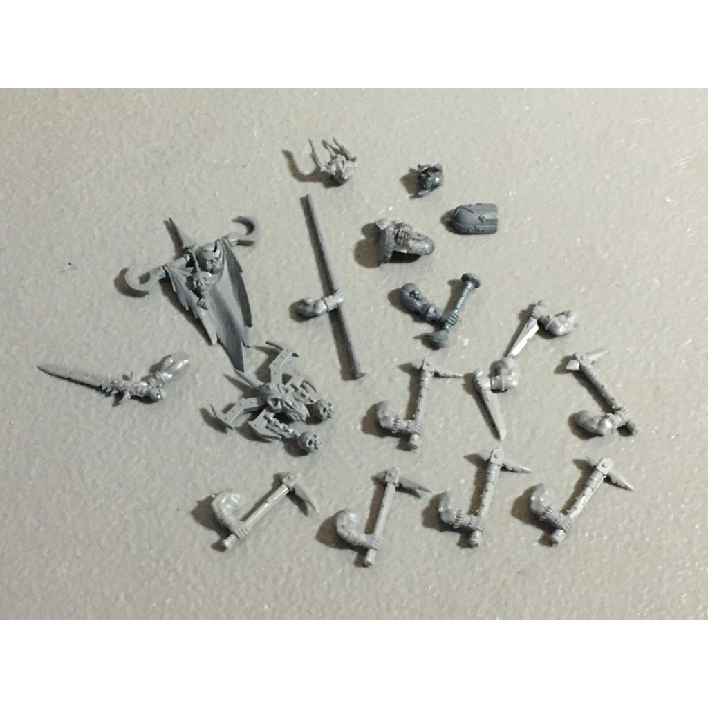 A22191 WARHAMMER FANTASY CHAOS MORTALS BITS LOT MIXED MARAUDER COMMAND & ARMS GW