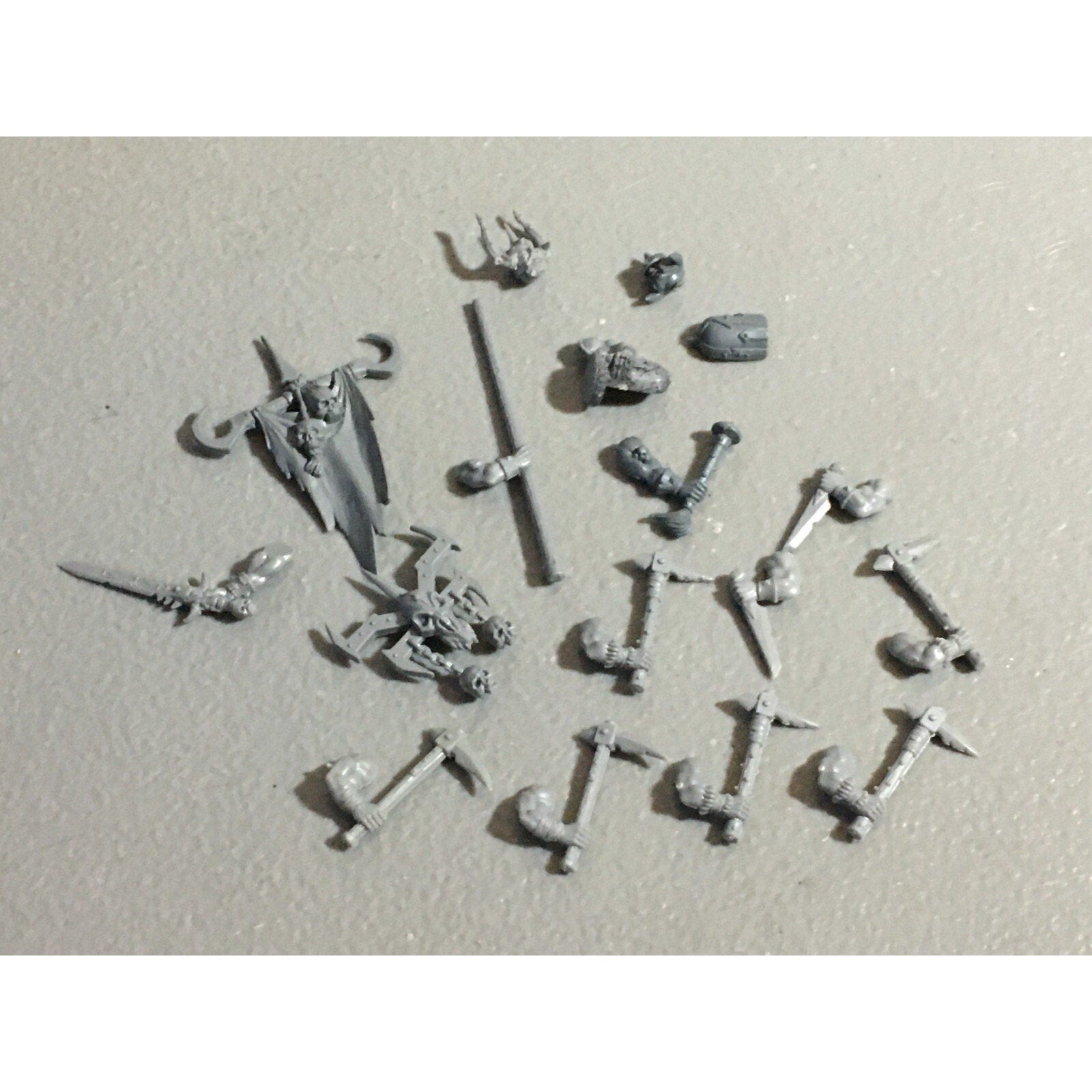 A22191 WARHAMMER FANTASY CHAOS MORTALS BITS LOT MIXED MARAUDER COMMAND & ARMS GW